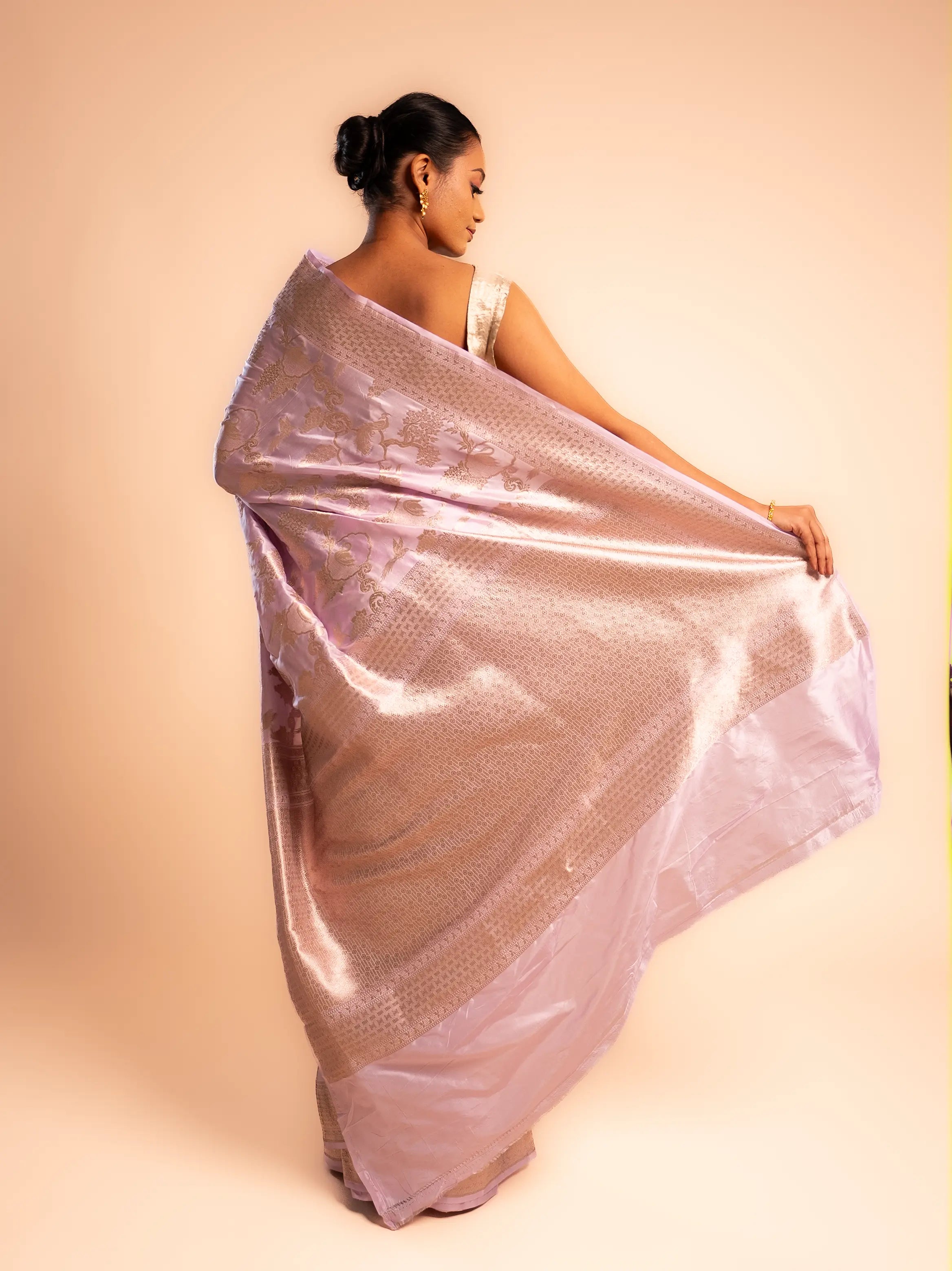 Radiant Amara – The Luminous Elegance House Of Banaras