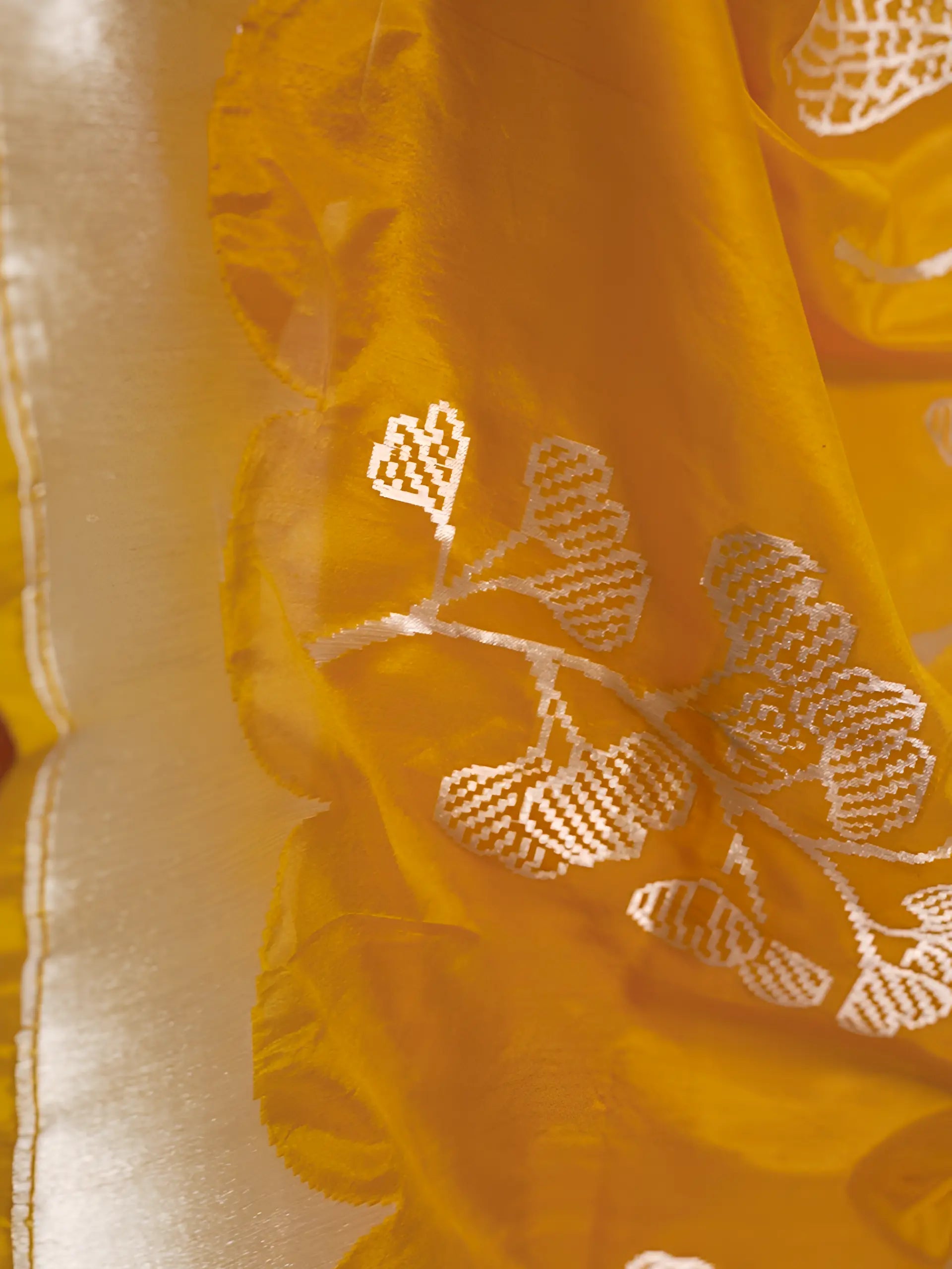 Maati - The Golden Earth House Of Banaras