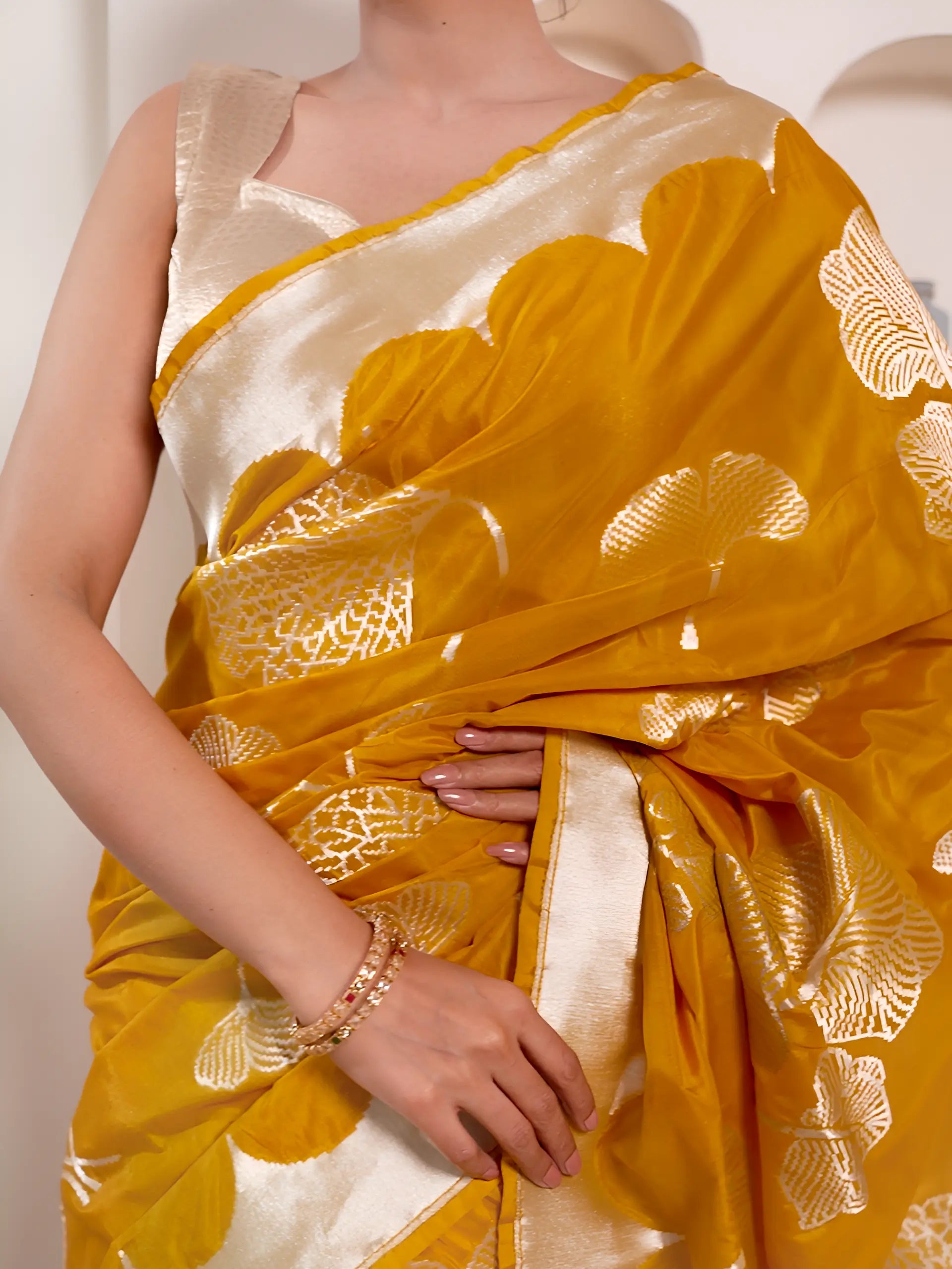 Maati - The Golden Earth House Of Banaras