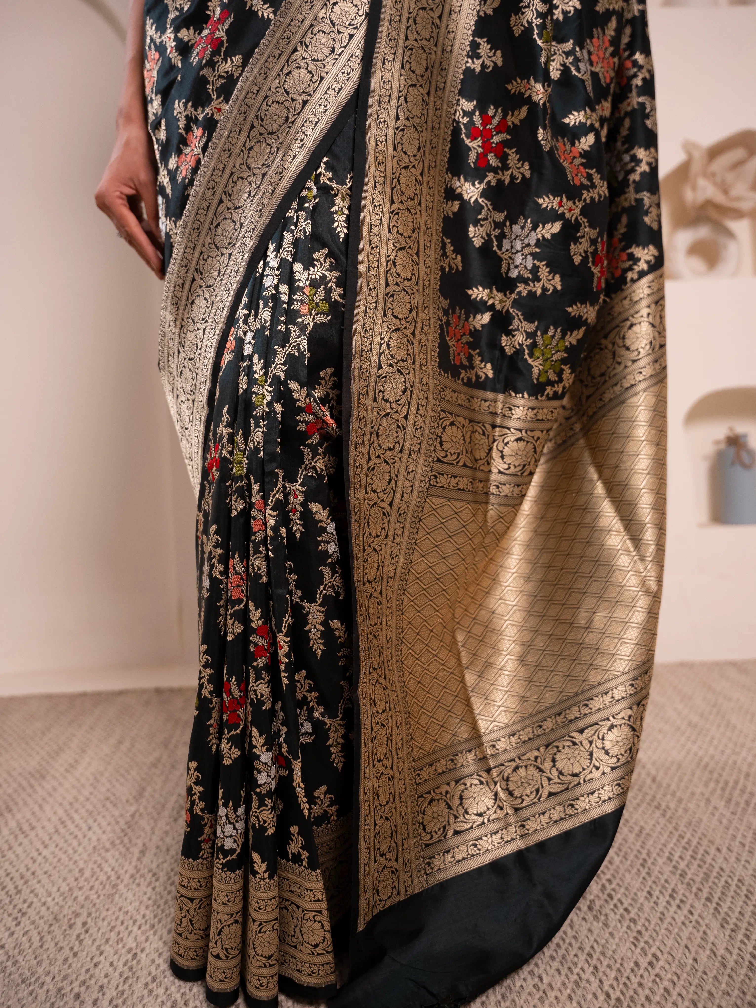 Zeenat - The Midnight Majesty House Of Banaras