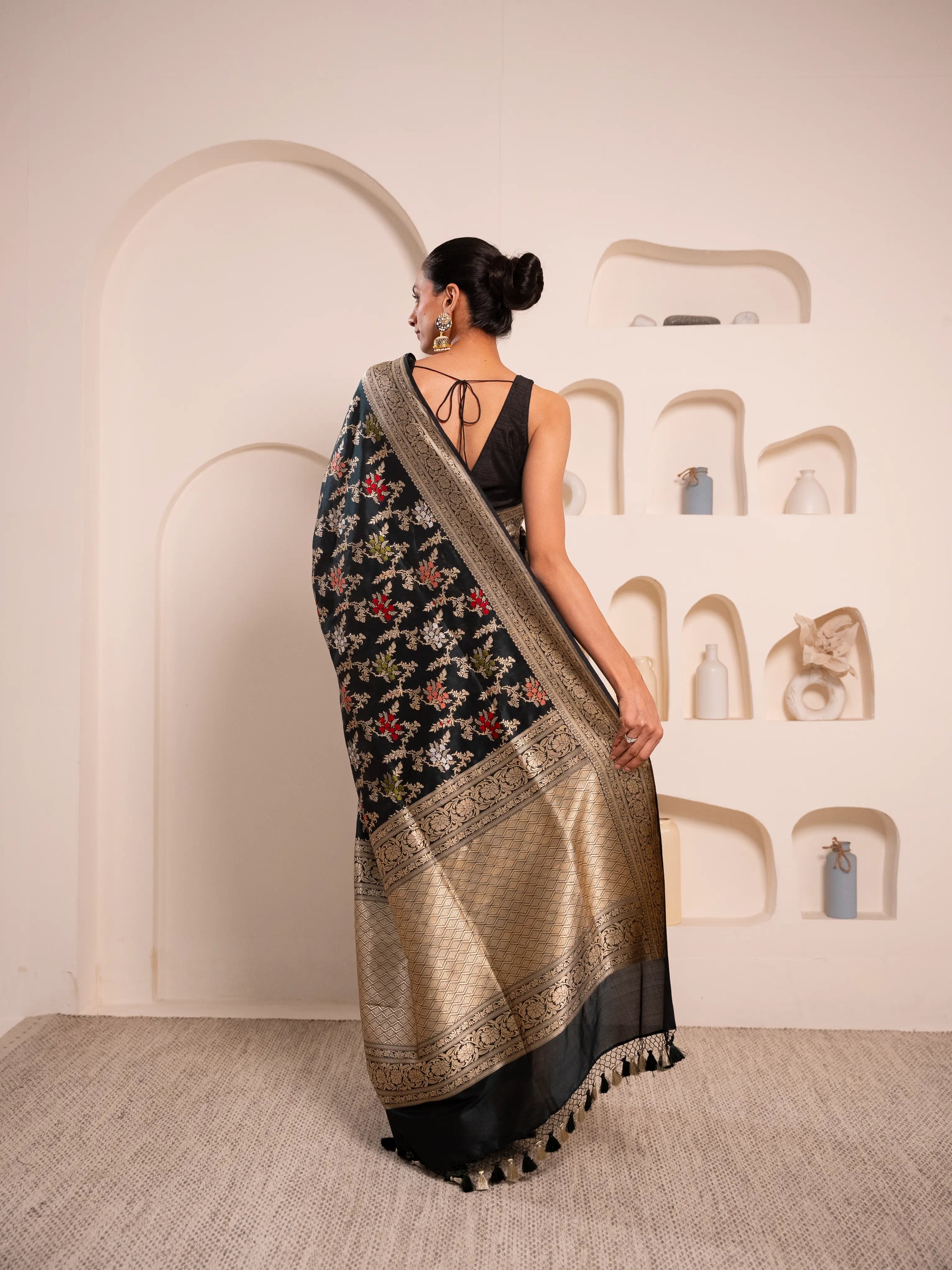 Zeenat - The Midnight Majesty House Of Banaras