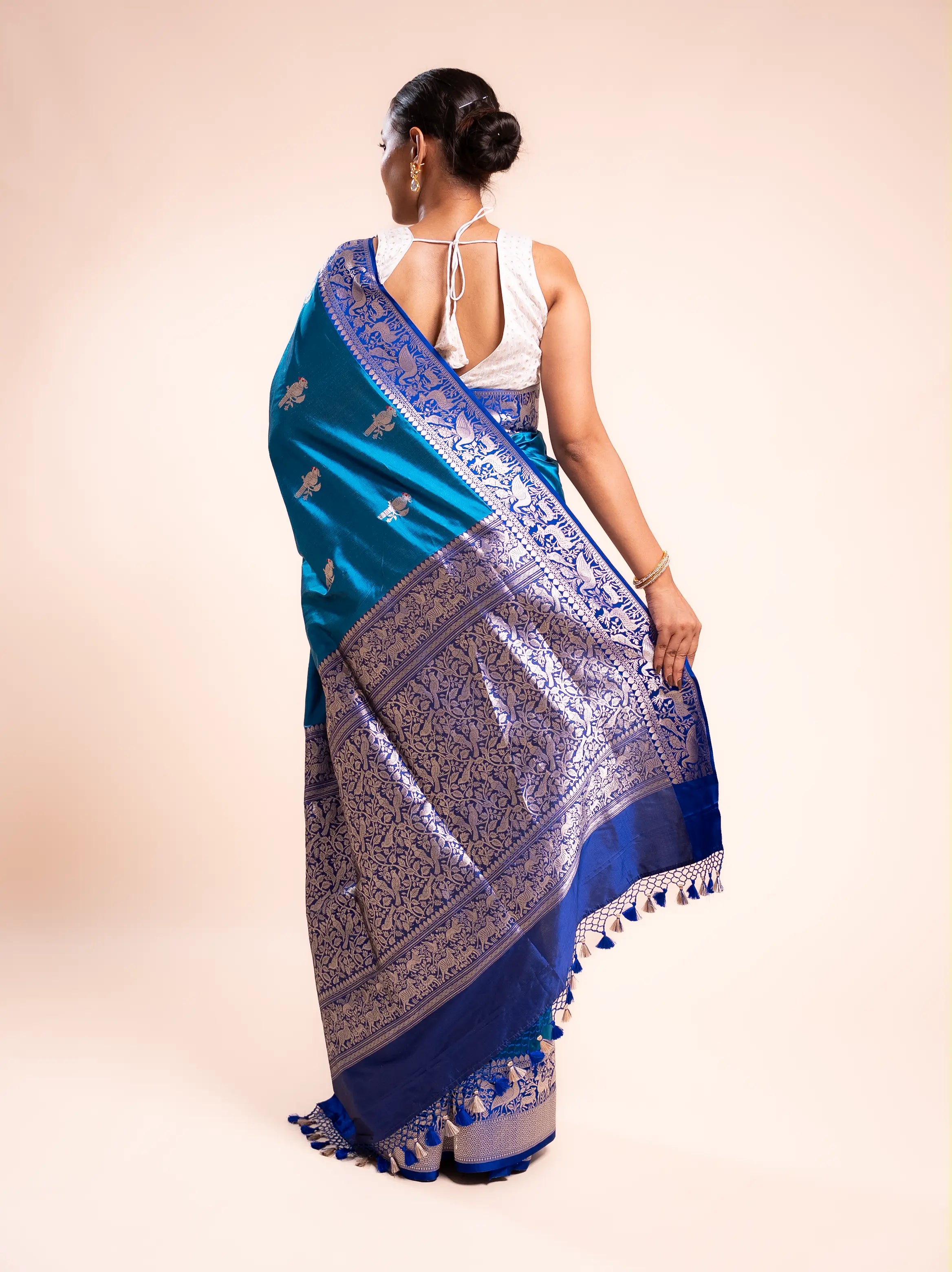 Sragvinee - The Royal Azure Symphony House of Banaras