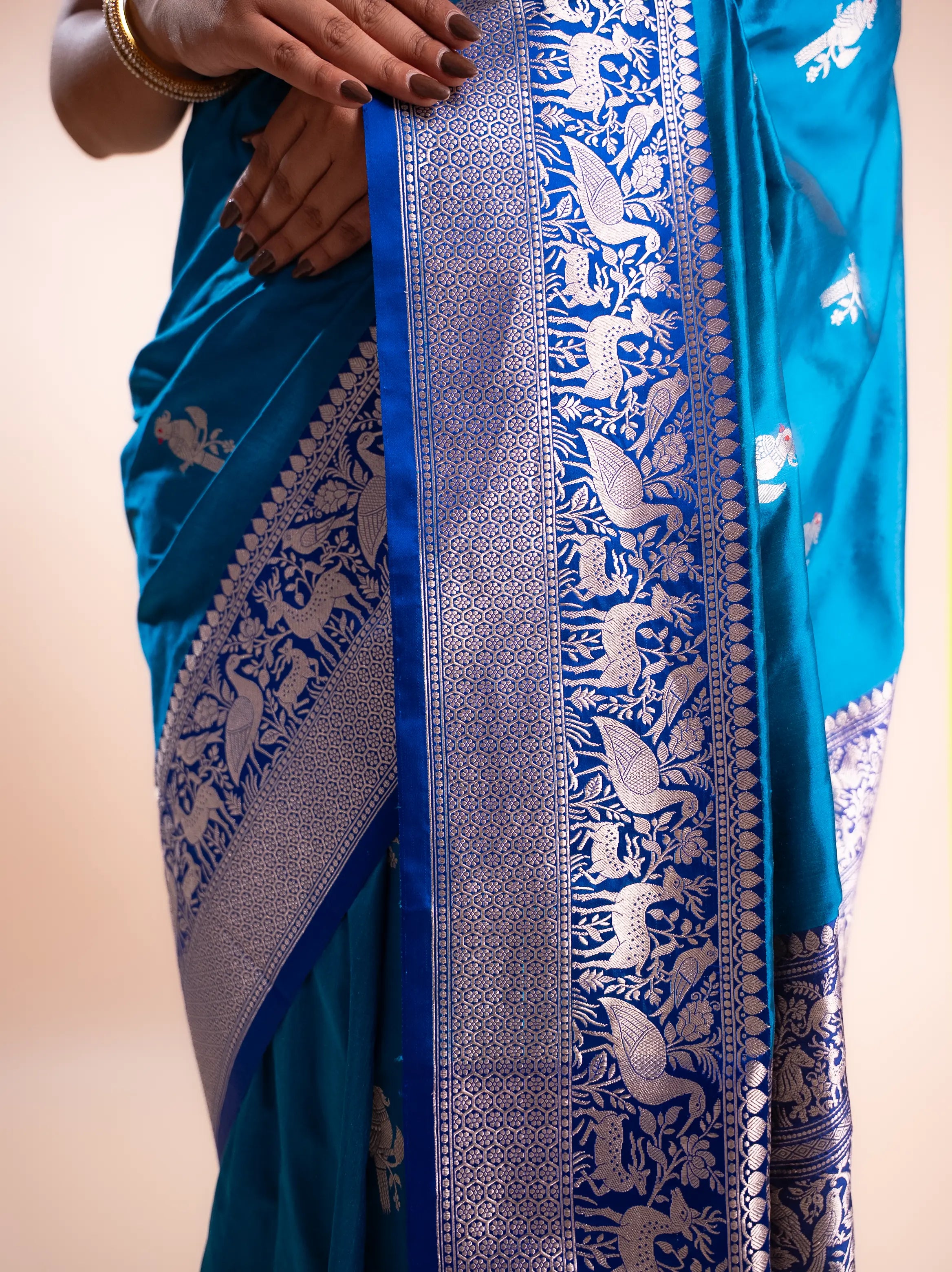 Sragvinee - The Royal Azure Symphony House of Banaras