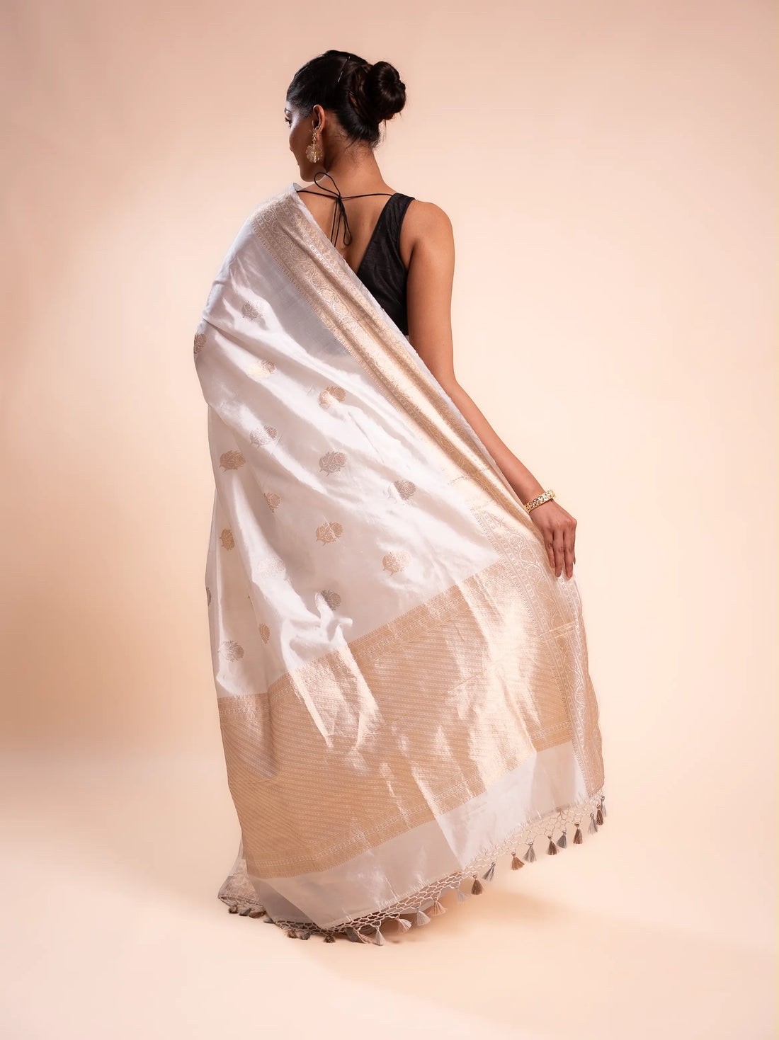 Maadhavi - The White Purity House of Banaras