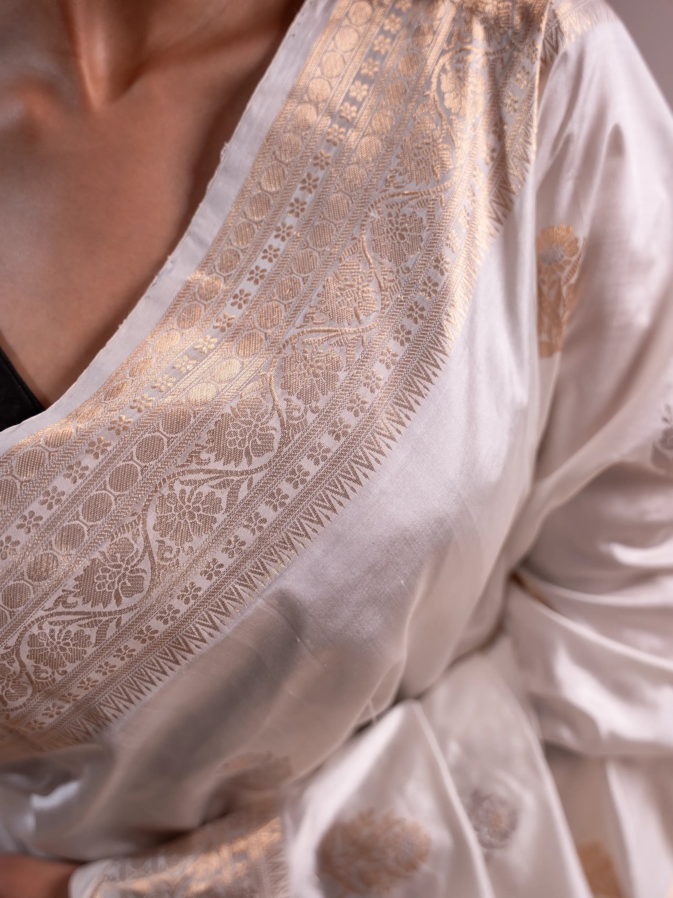 Maadhavi - The White Purity House of Banaras