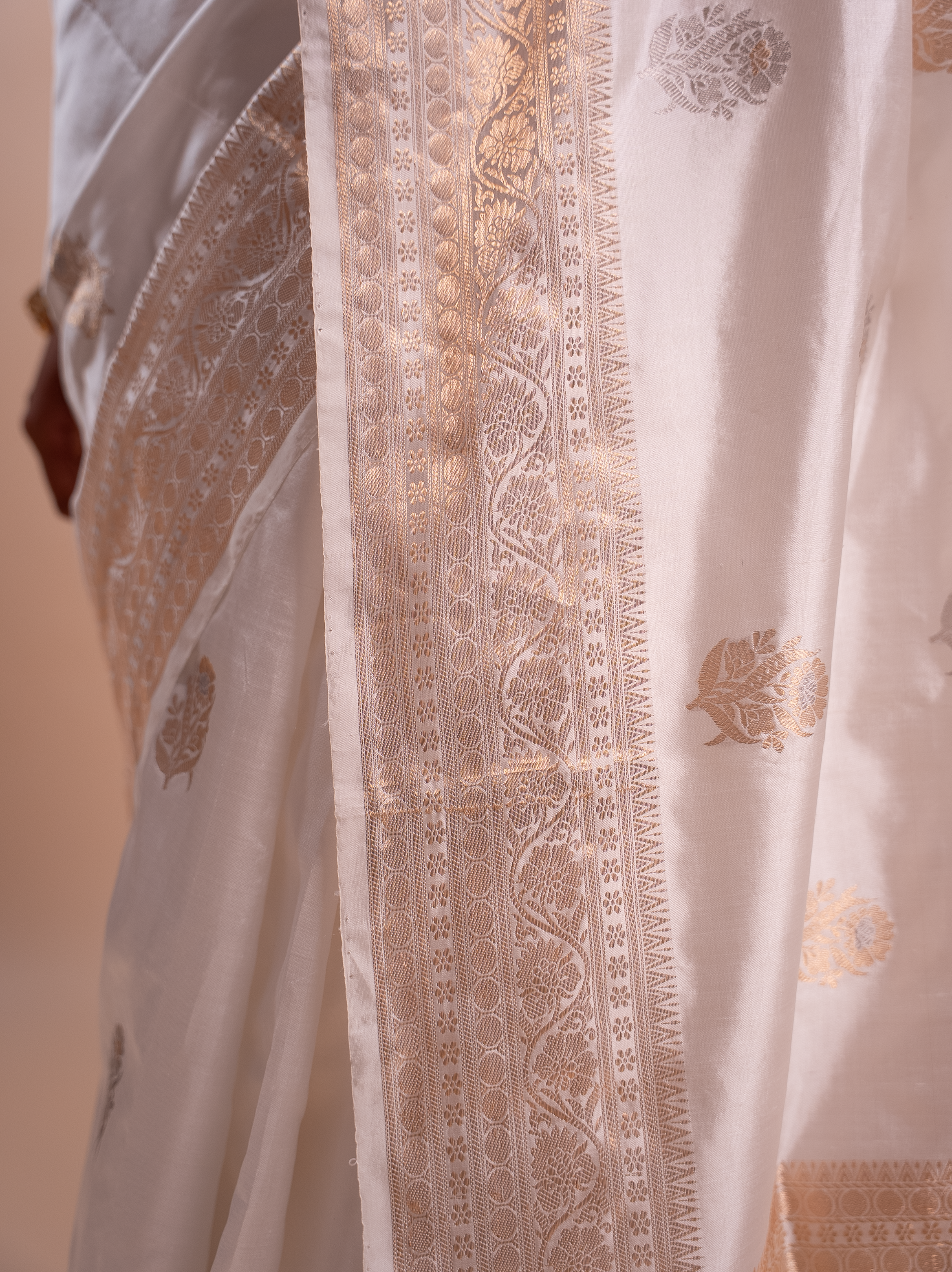 Maadhavi - The White Purity