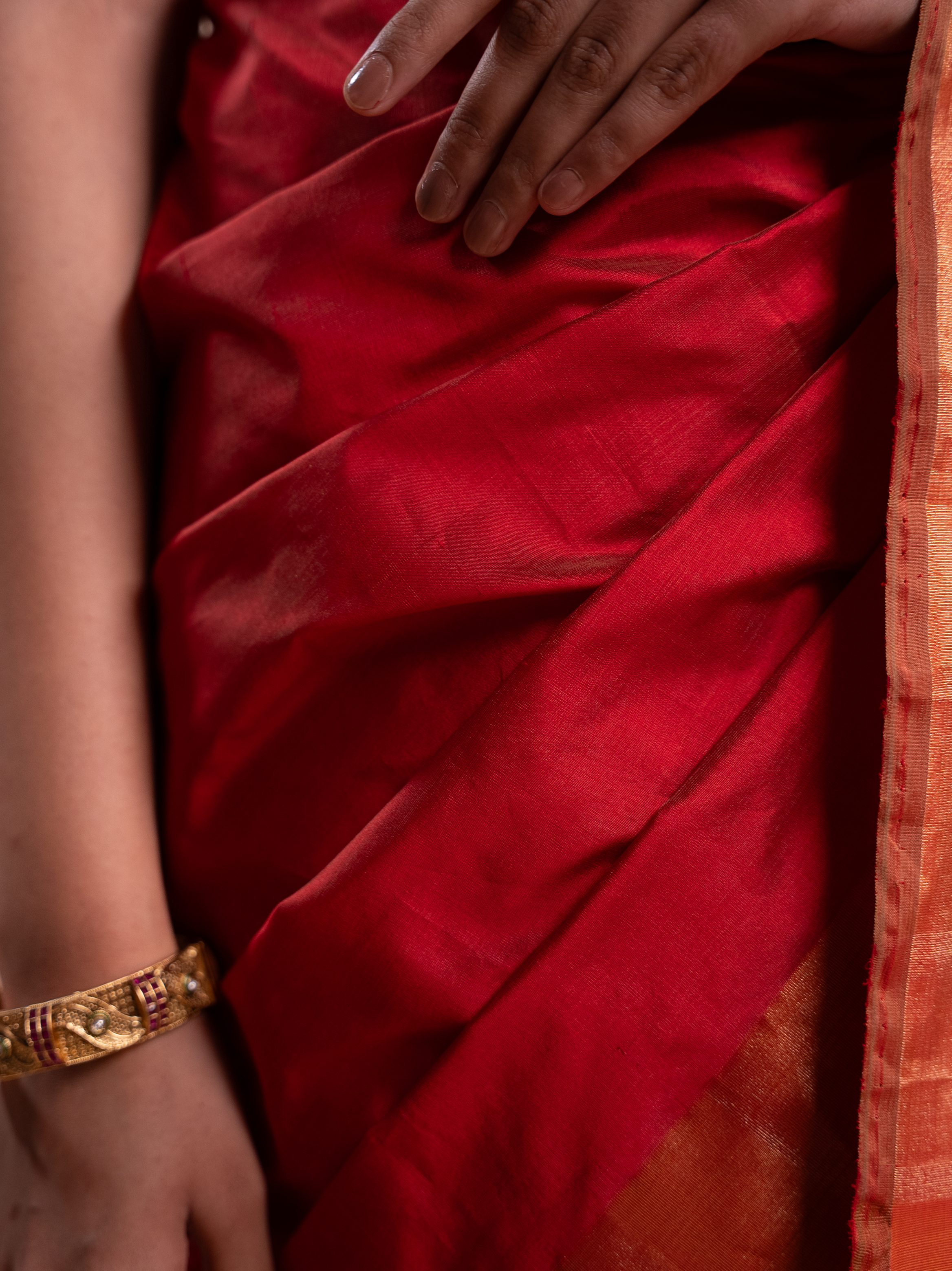 Vyanjana - The Red Artistry