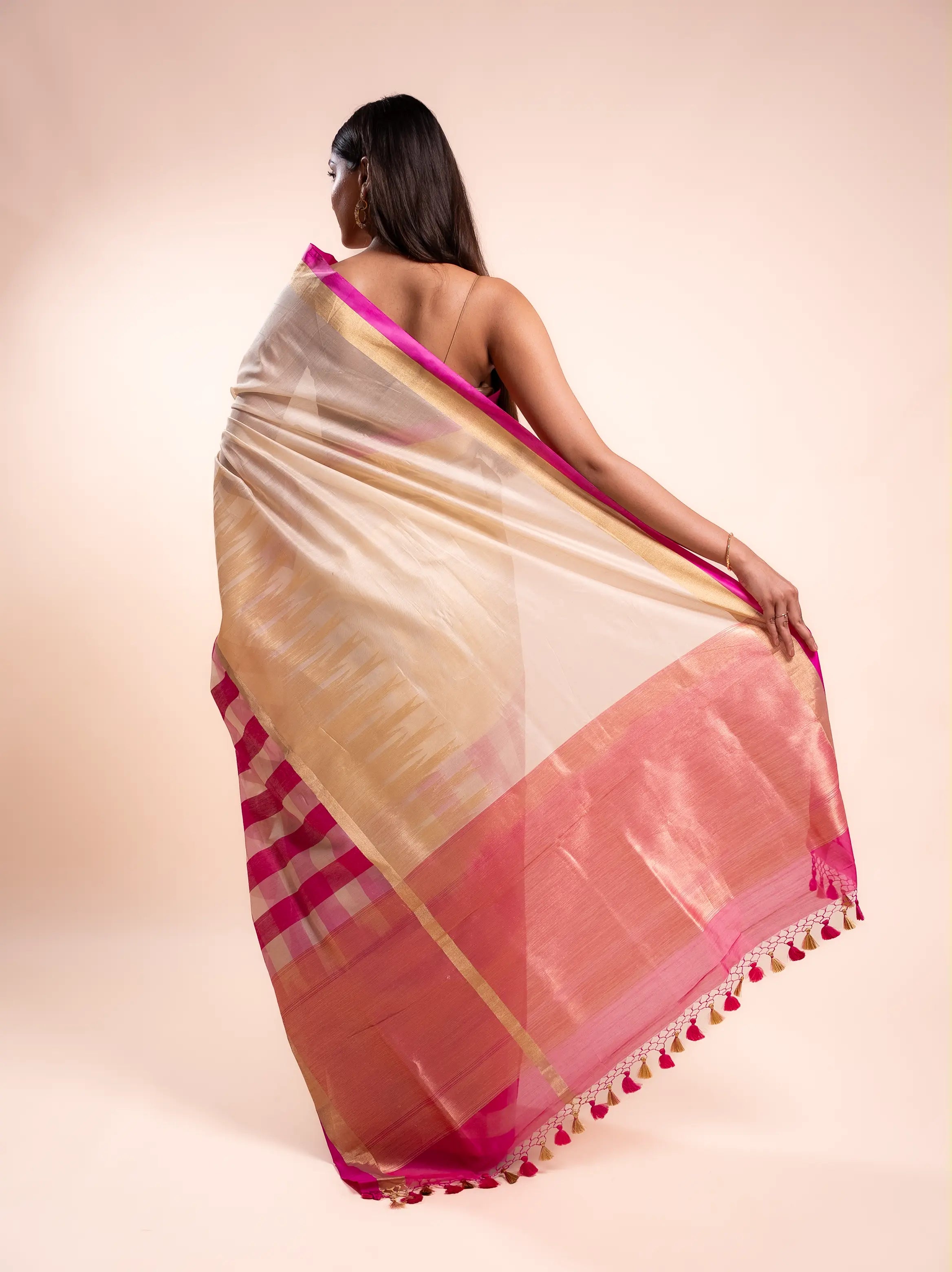 Aashi - The Cream Elegance House of Banaras