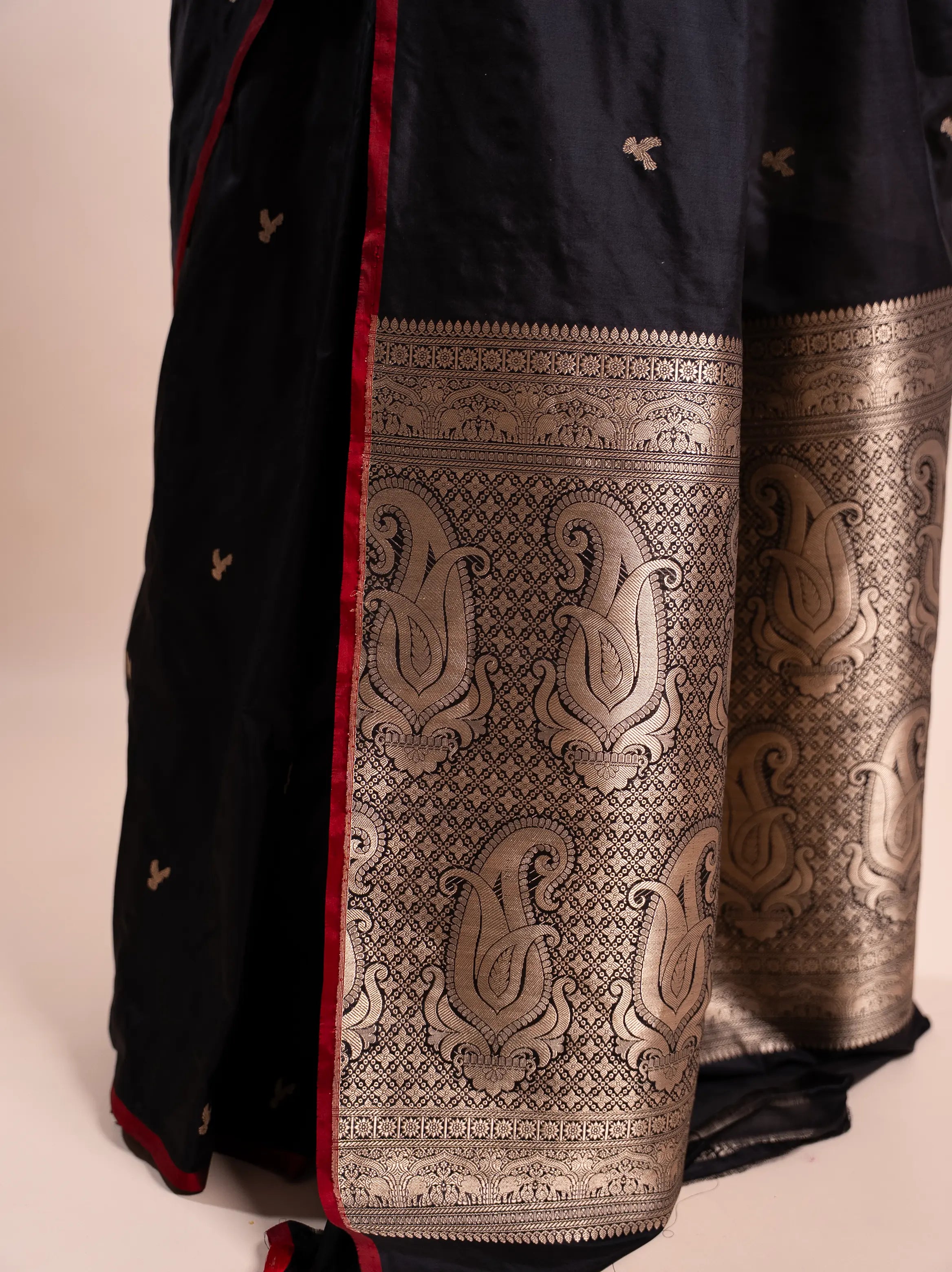 Tanirika - The Black Luxury House of Banaras