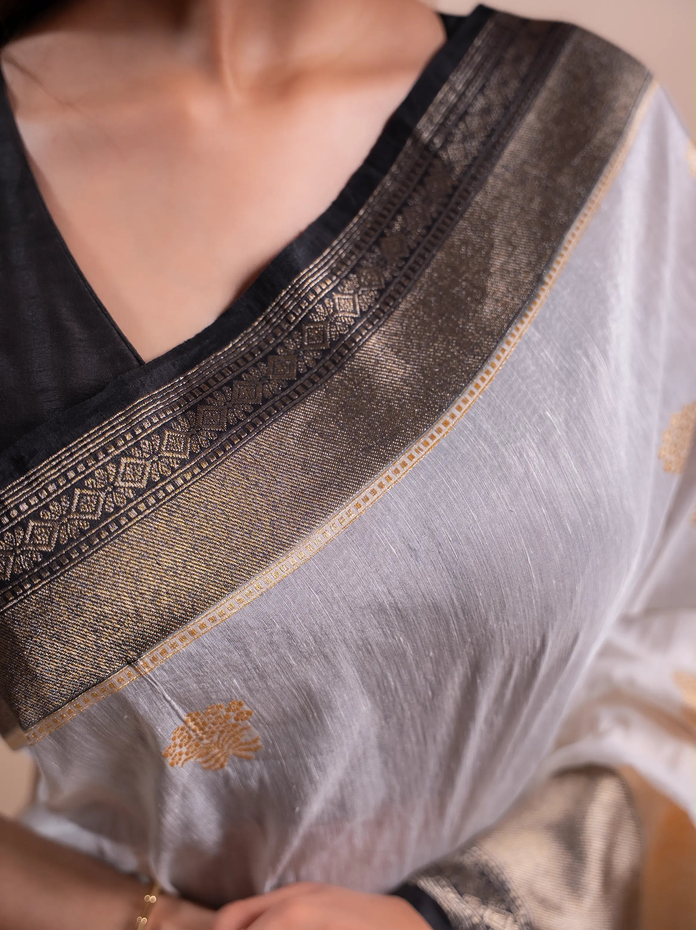 Nayika - The White Simplicity House of Banaras