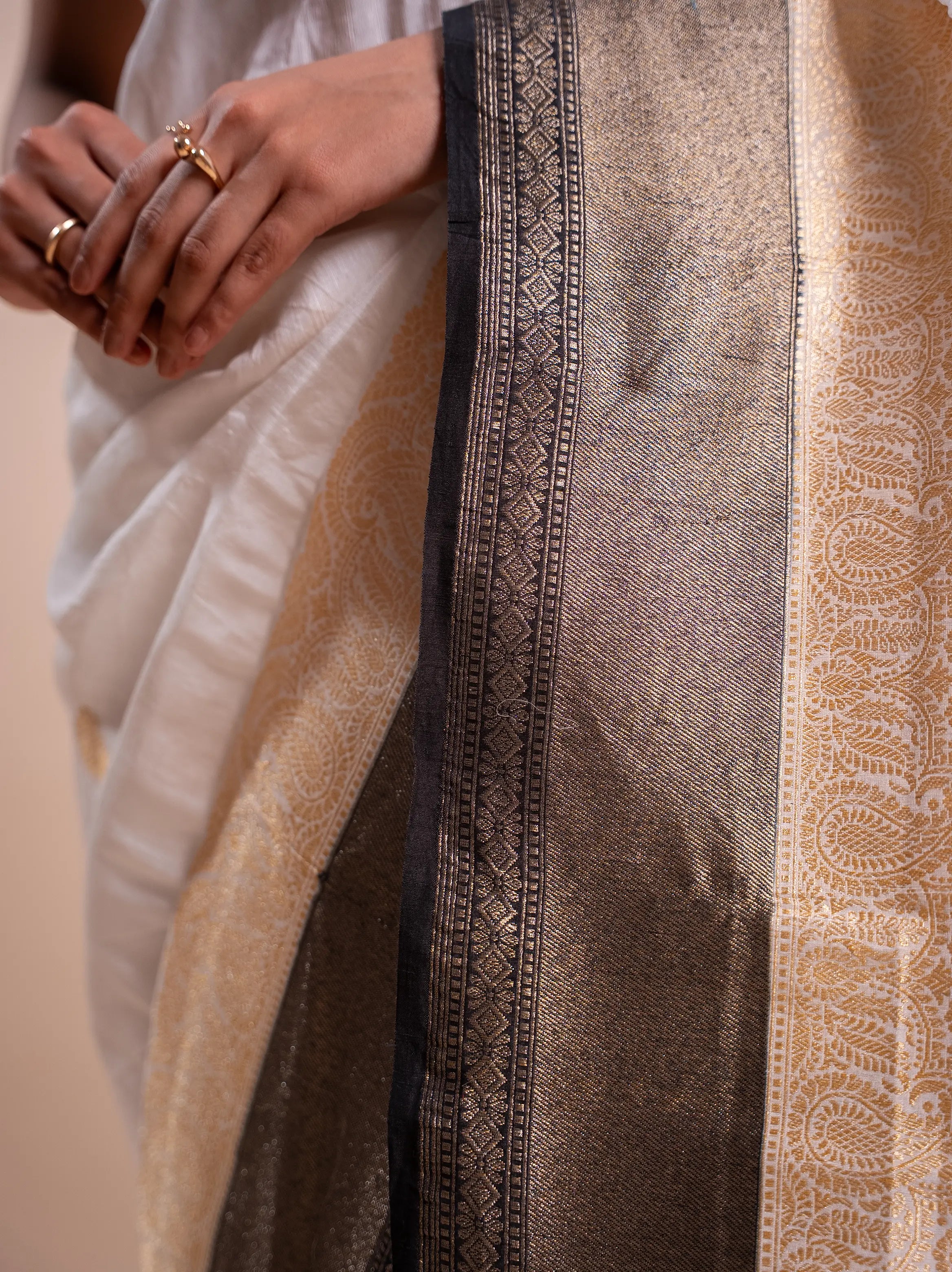 Nayika - The White Simplicity House of Banaras