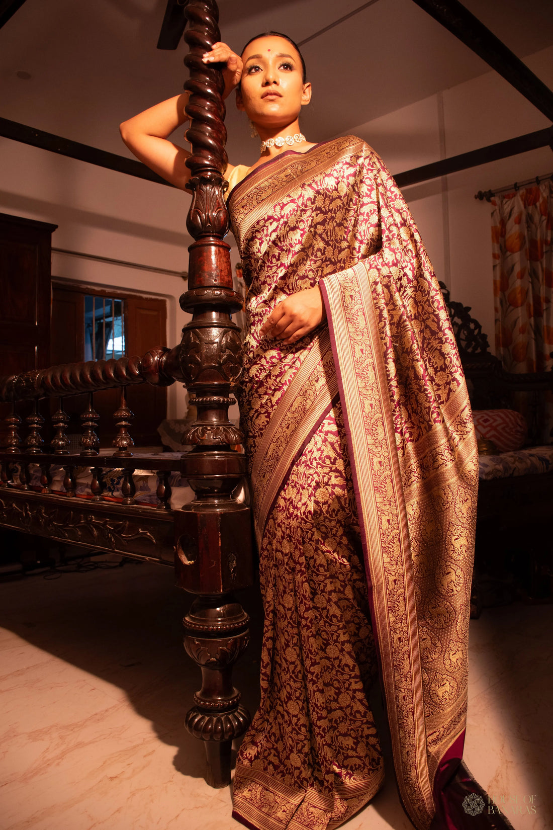 Aarini - The Crimson Majesty