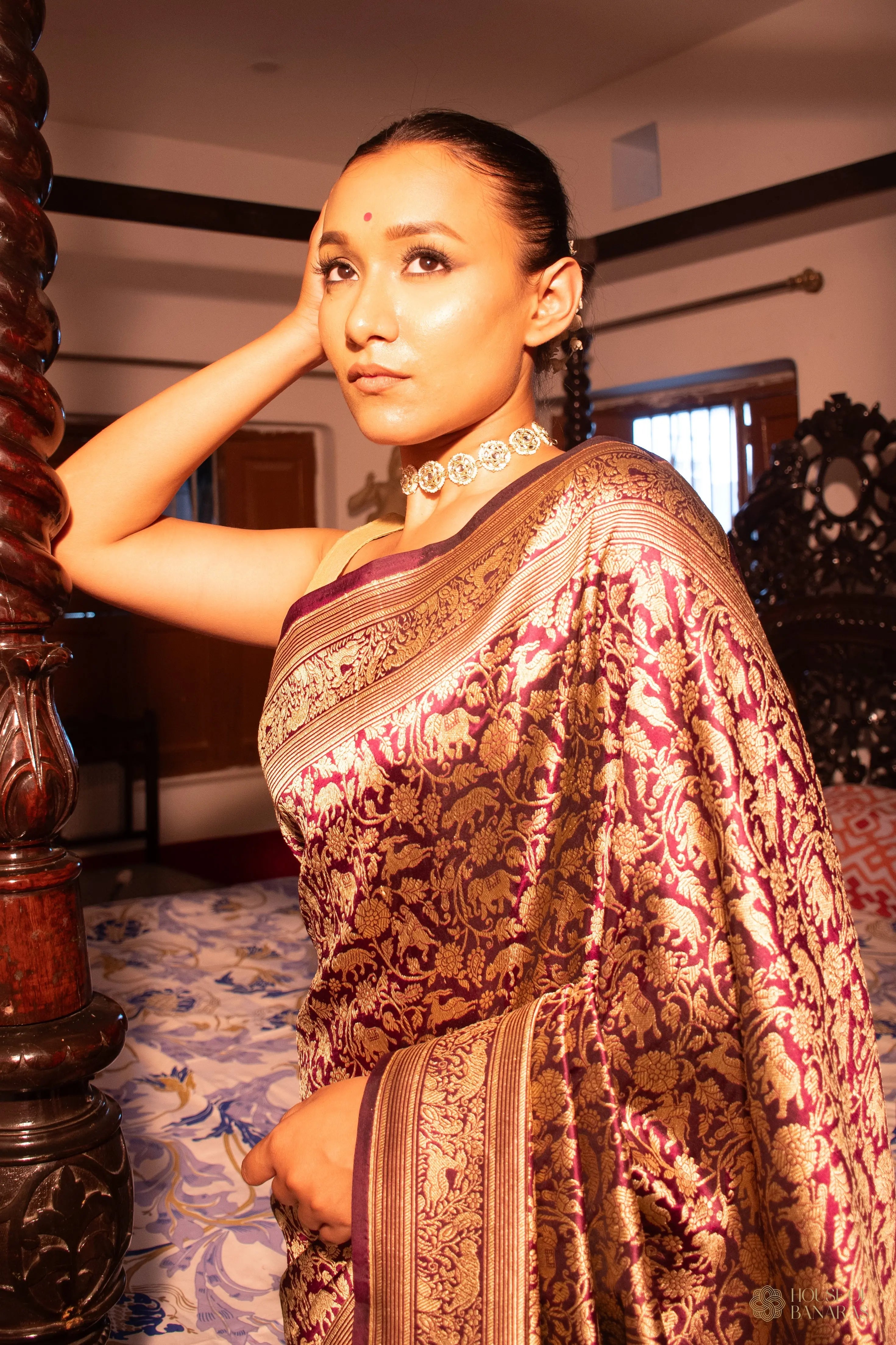 Aarini - The Crimson Majesty House Of Banaras