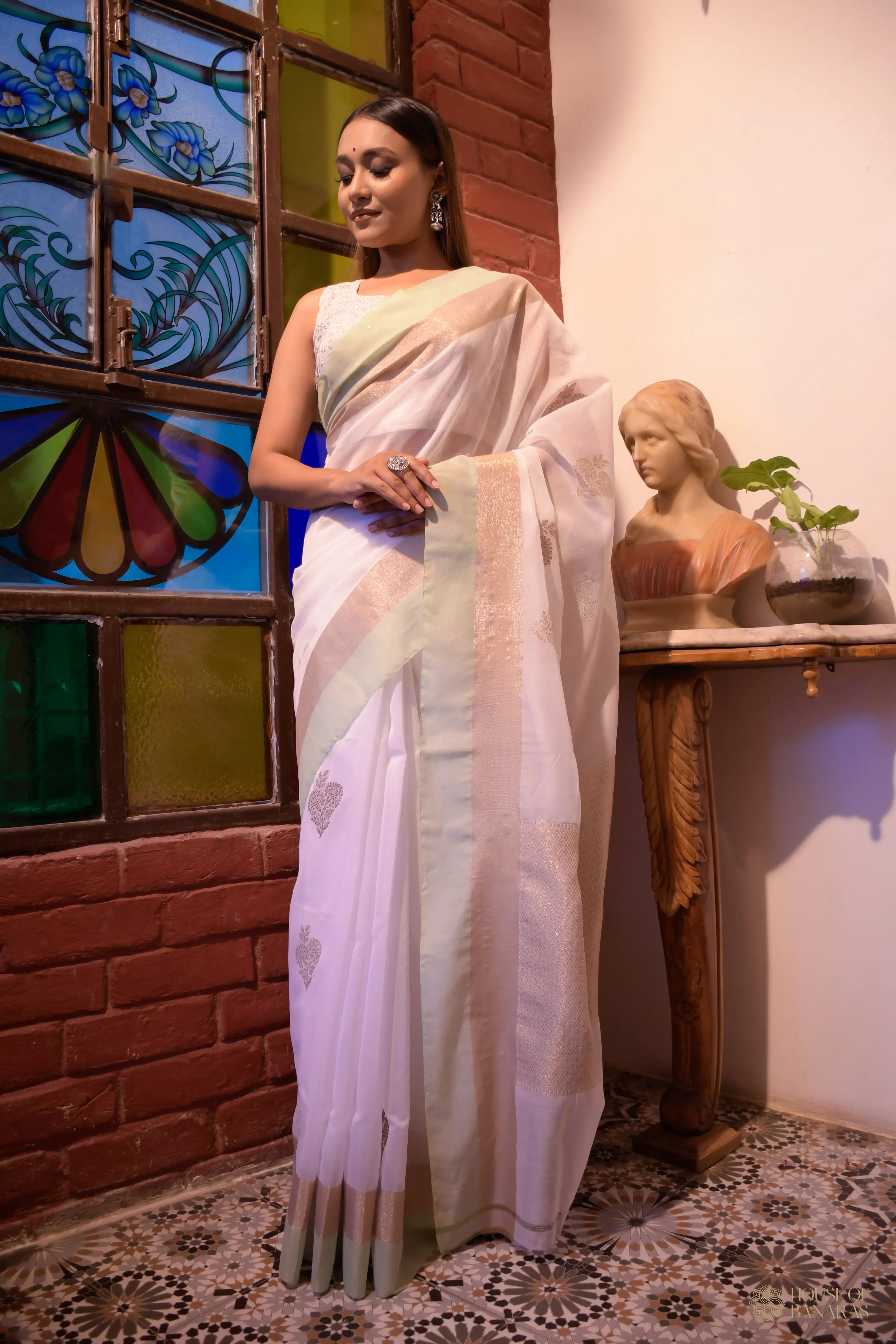 Zarina - The Pure Elegance House Of Banaras