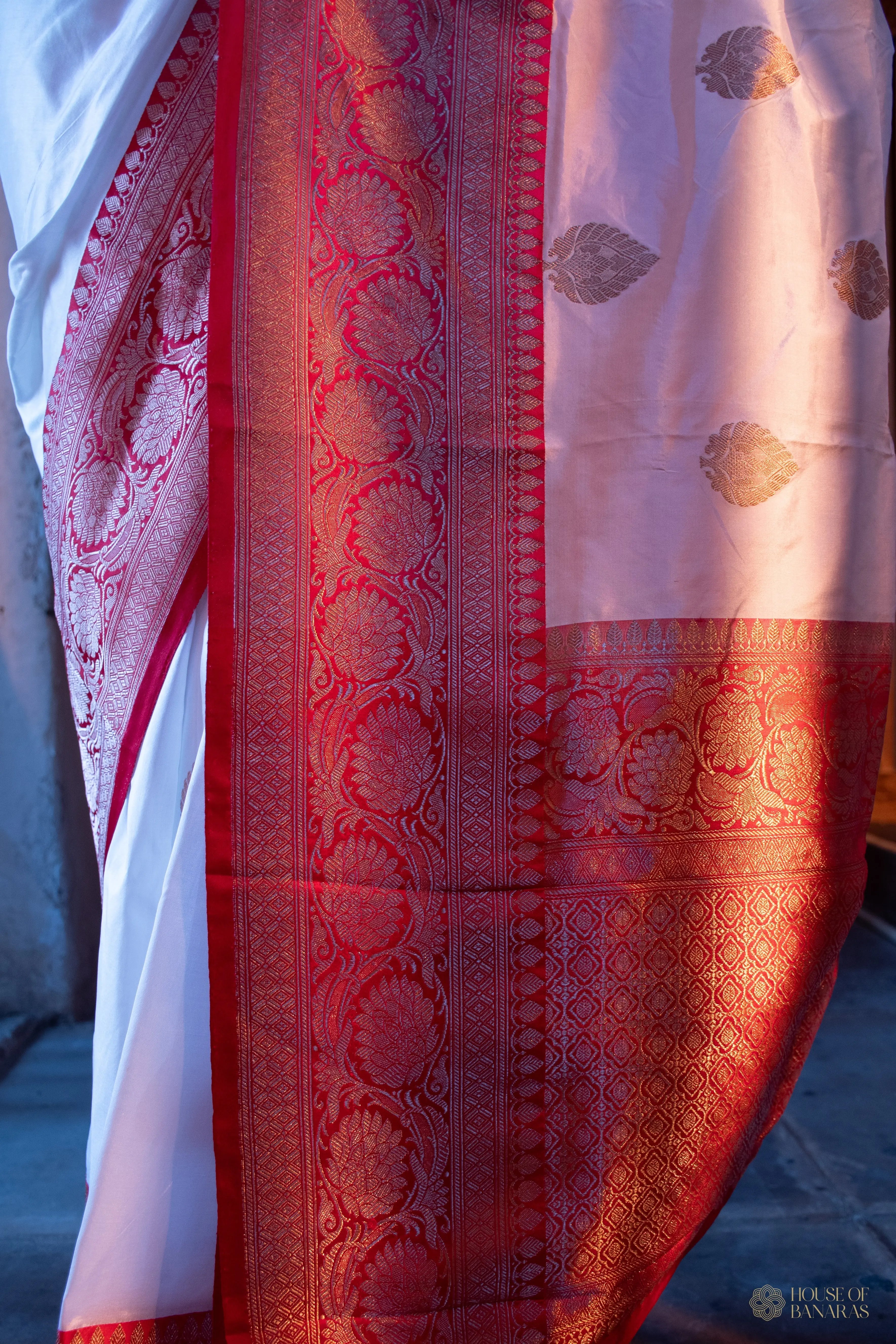 Naaz - The White Purity House Of Banaras