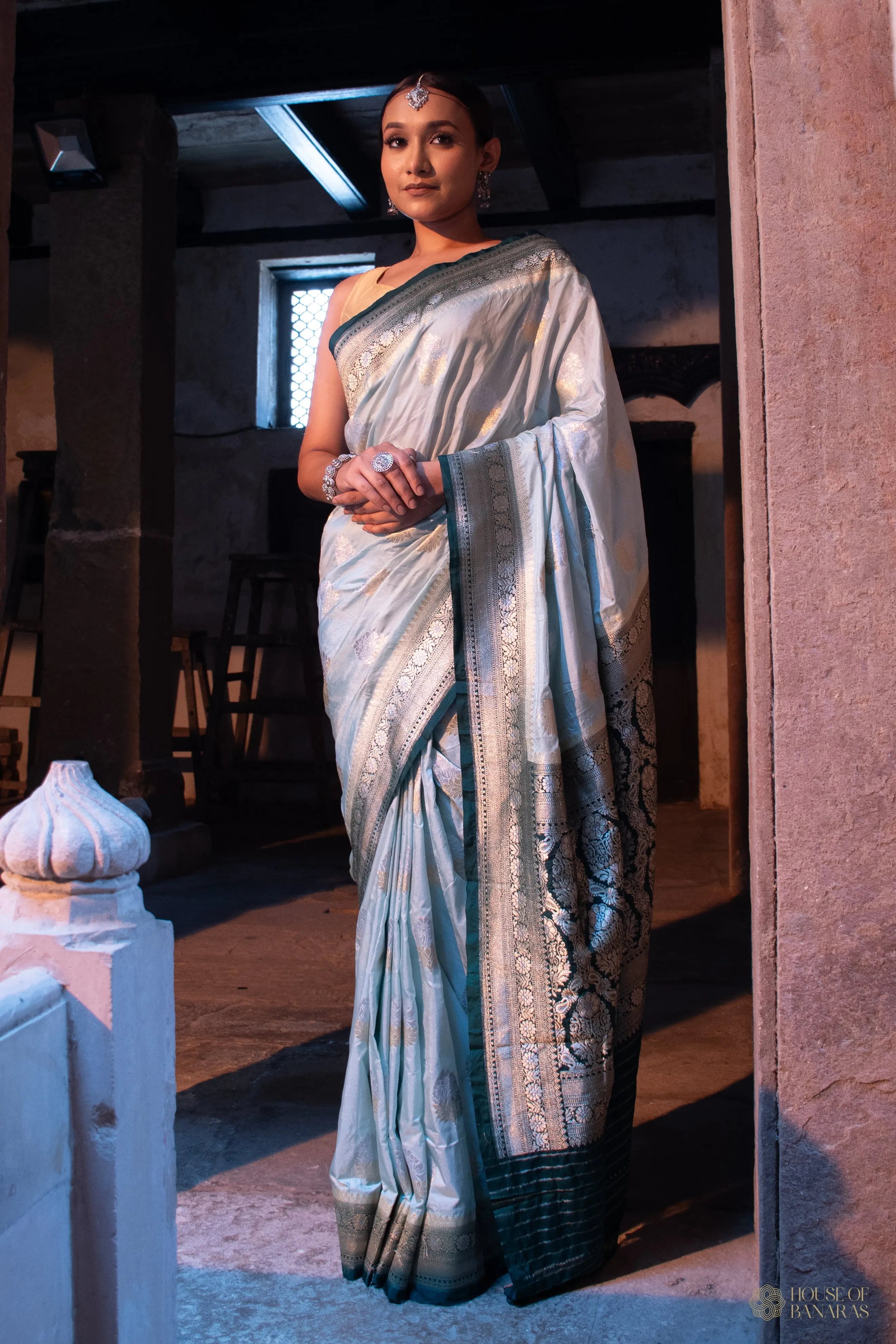 Keya - The Grey-Green Wisdom House Of Banaras