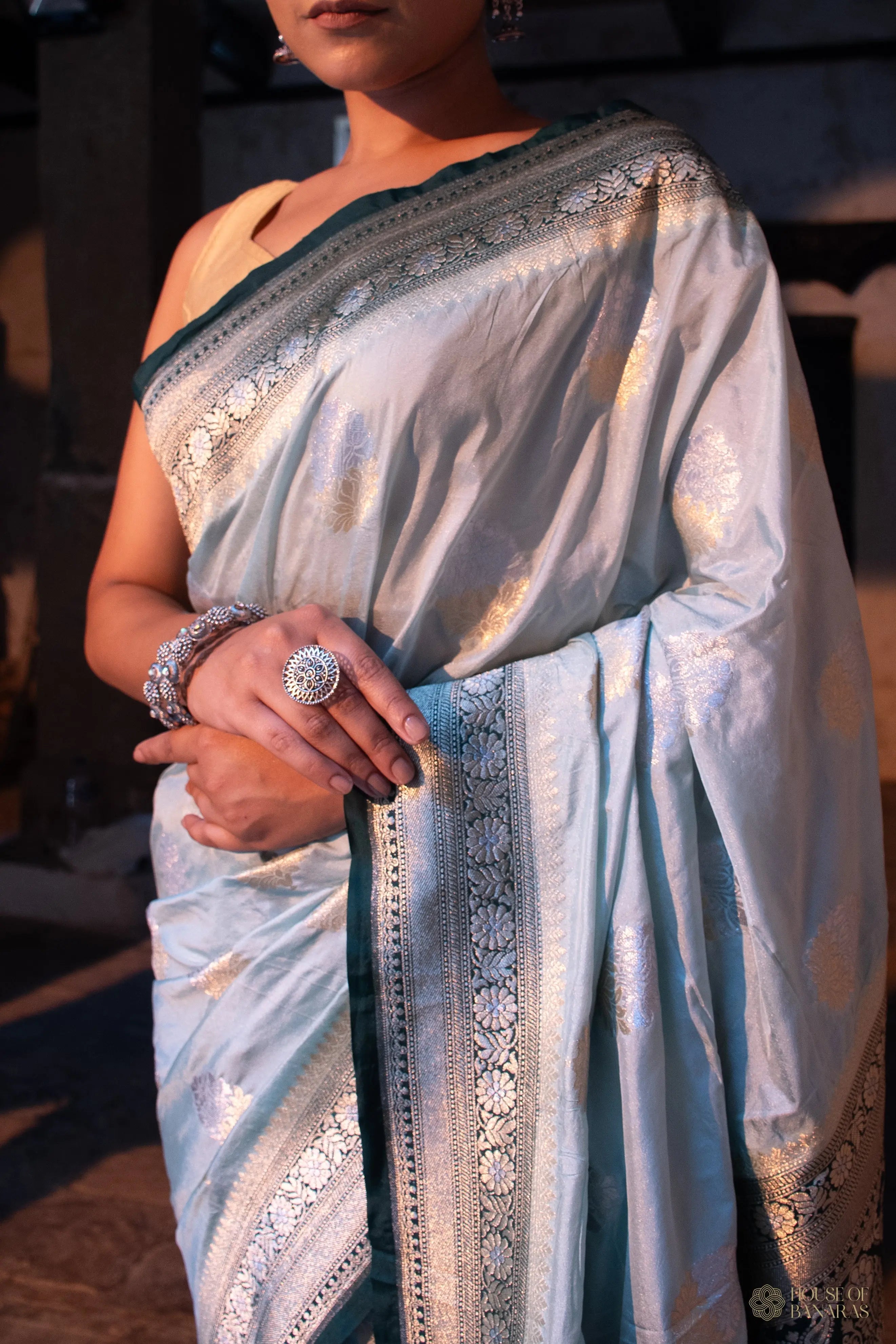 Keya - The Grey-Green Wisdom House Of Banaras