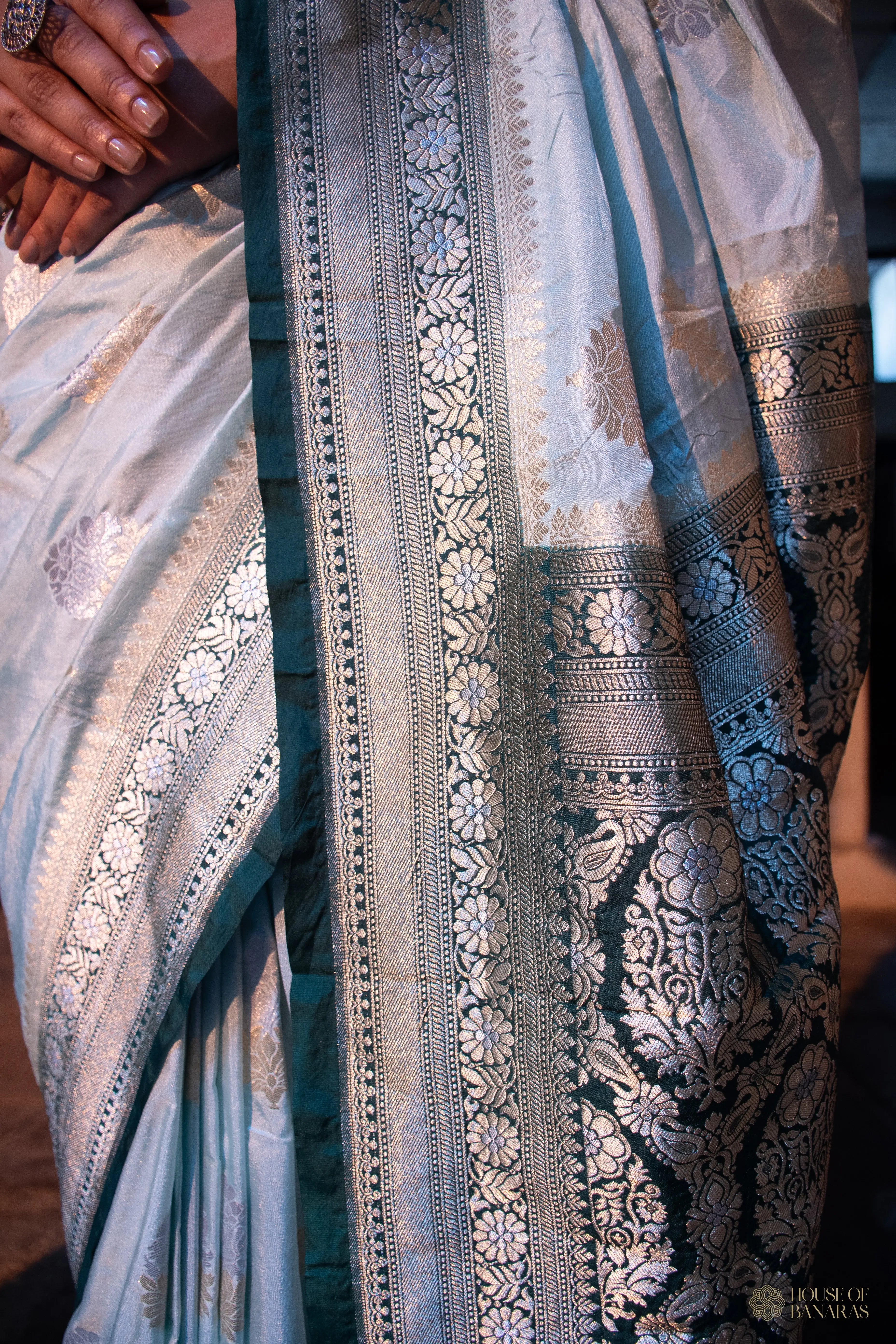 Keya - The Grey-Green Wisdom House Of Banaras