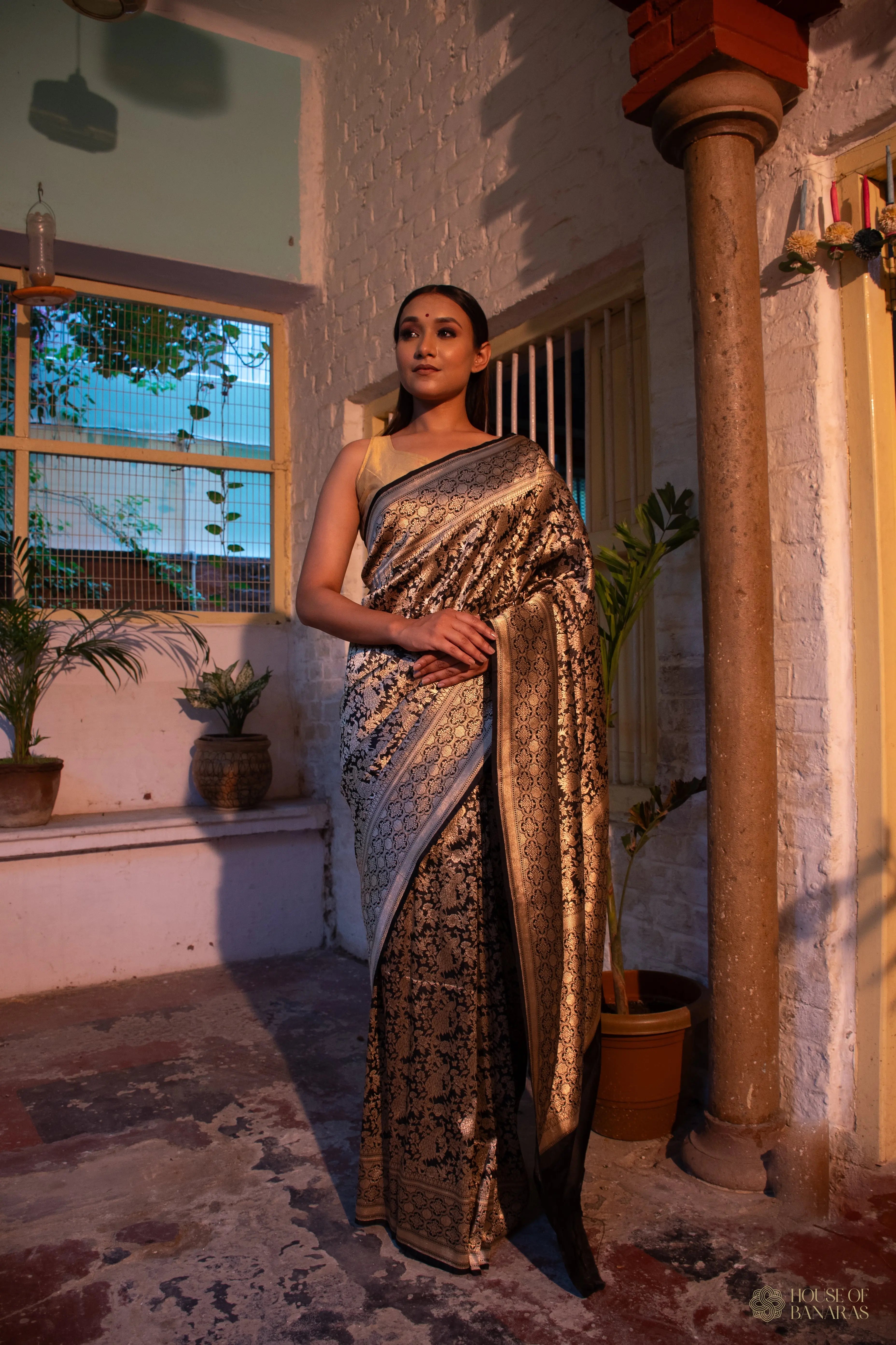 Veda - The Midnight Mystique House Of Banaras