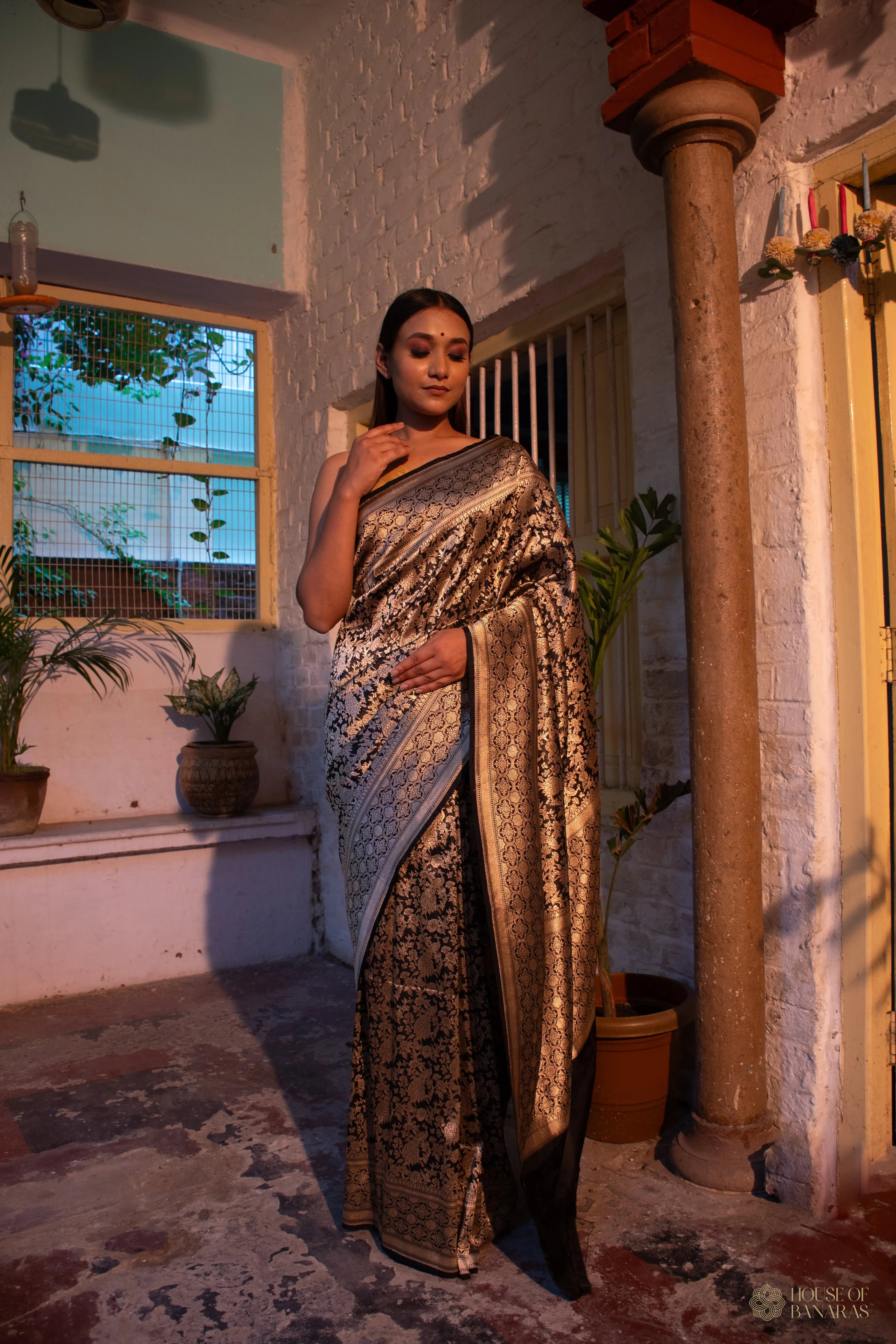 Veda - The Midnight Mystique House Of Banaras