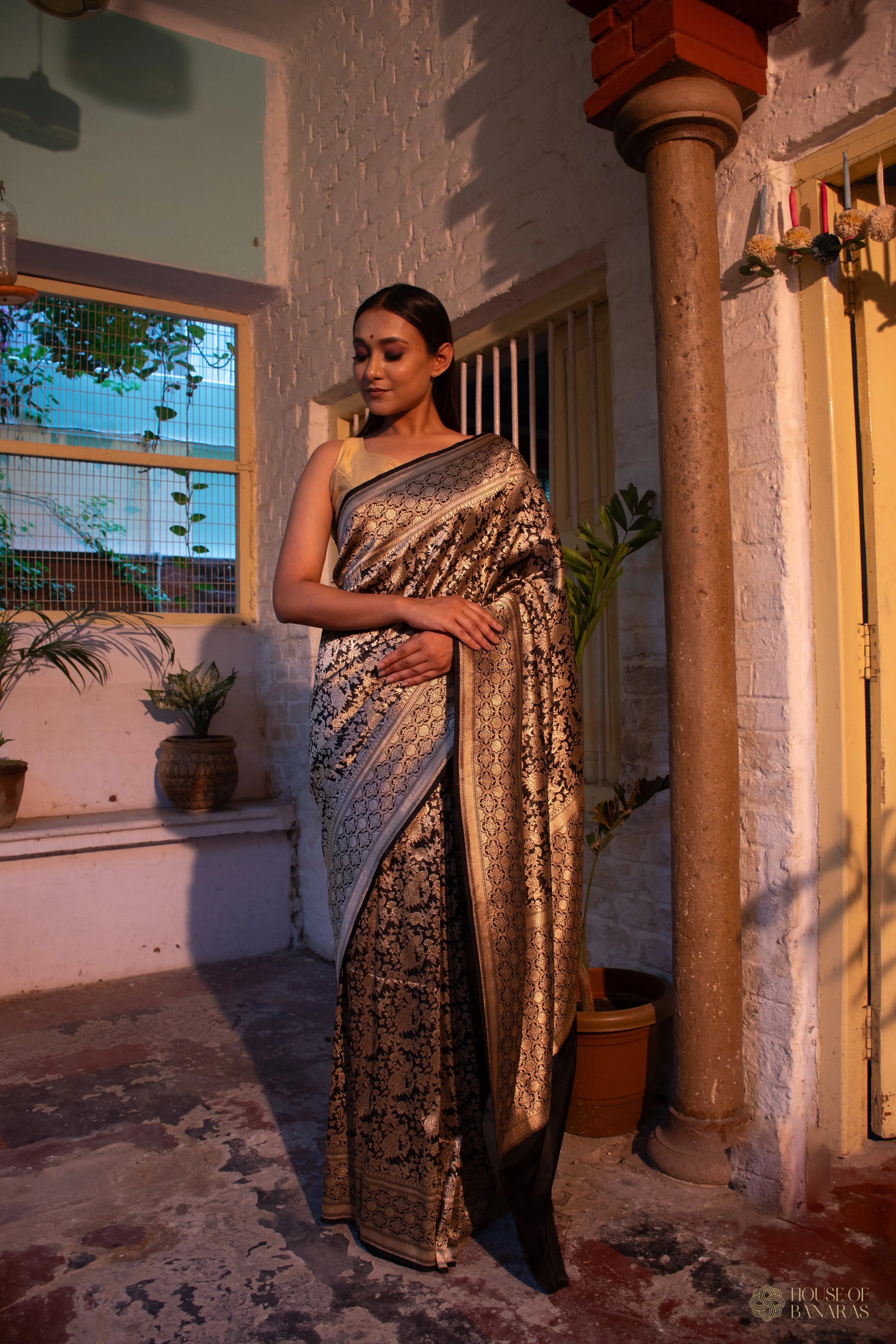 Veda - The Midnight Mystique House Of Banaras