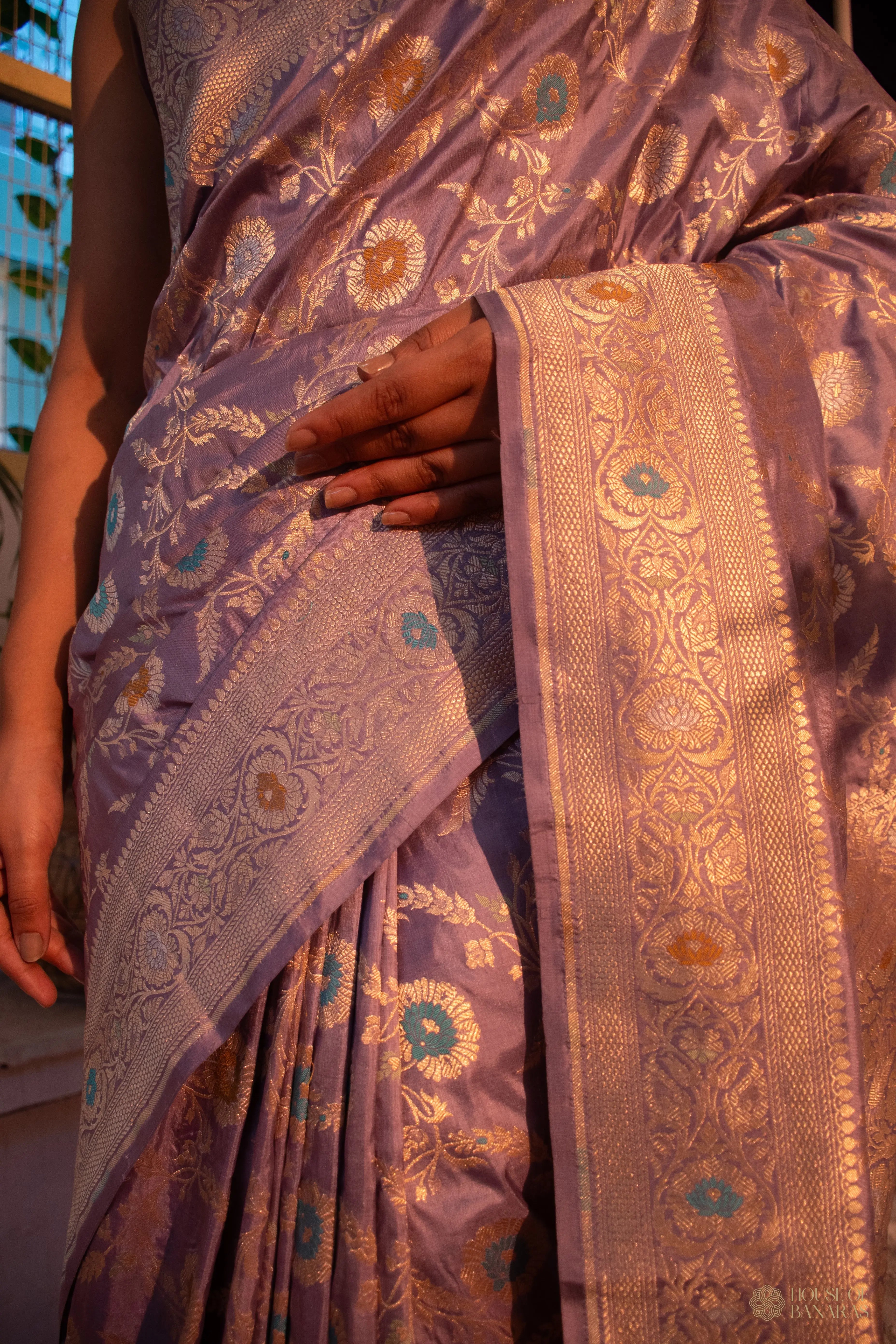 Advika - The Mauve Marvel House Of Banaras