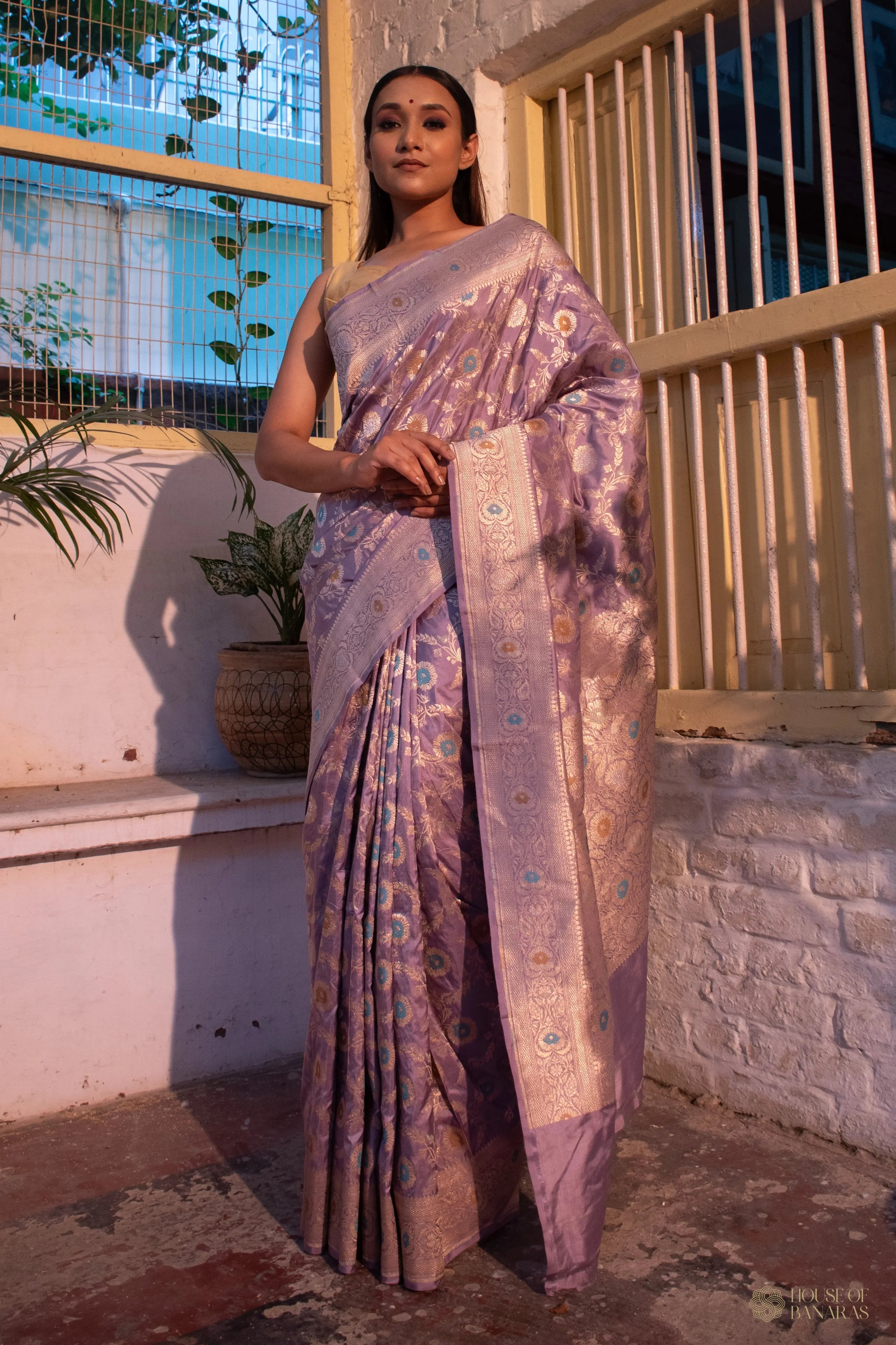 Advika - The Mauve Marvel House Of Banaras