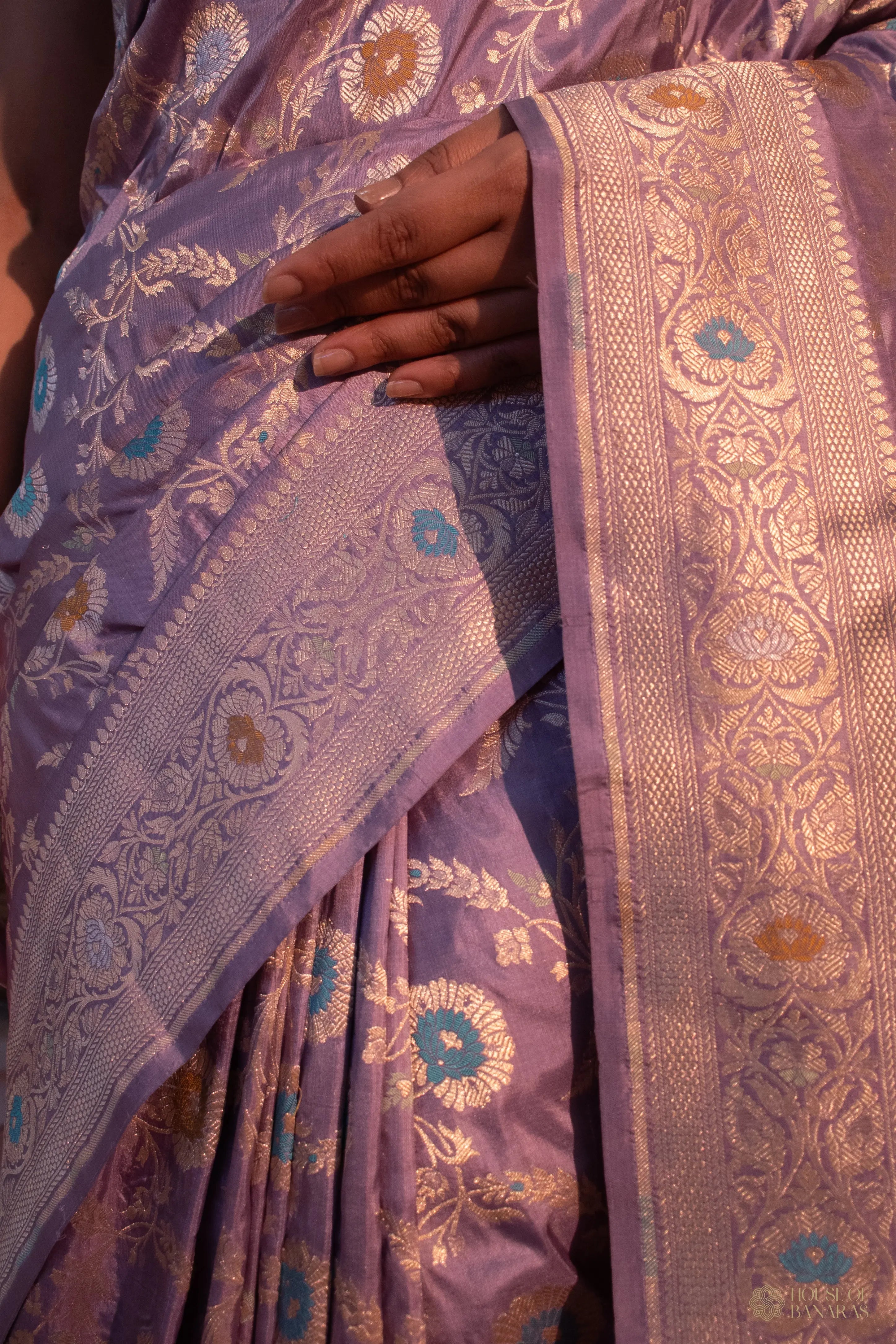 Advika - The Mauve Marvel House Of Banaras