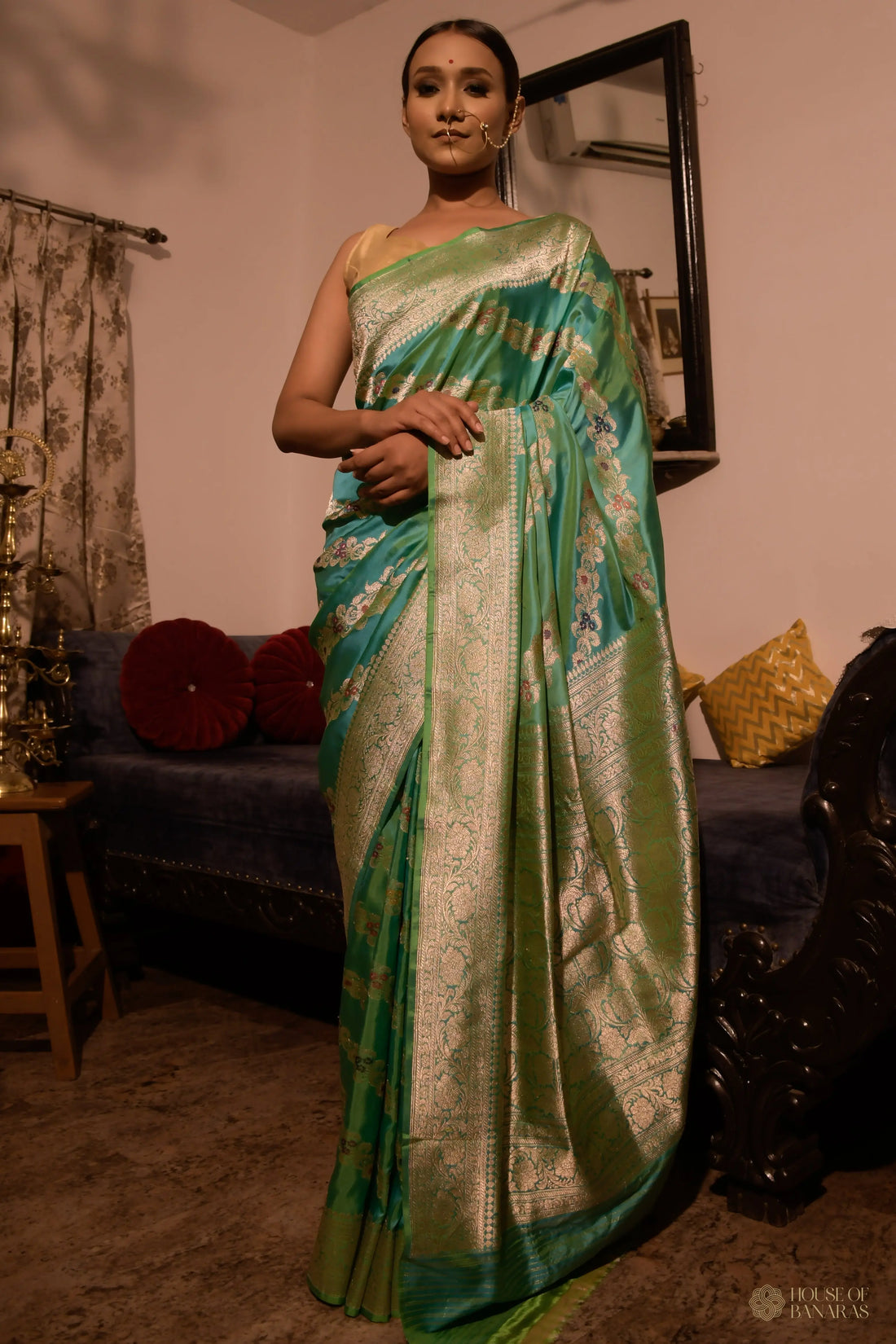 Zamrees - The Emerald Garden Majesty House Of Banaras