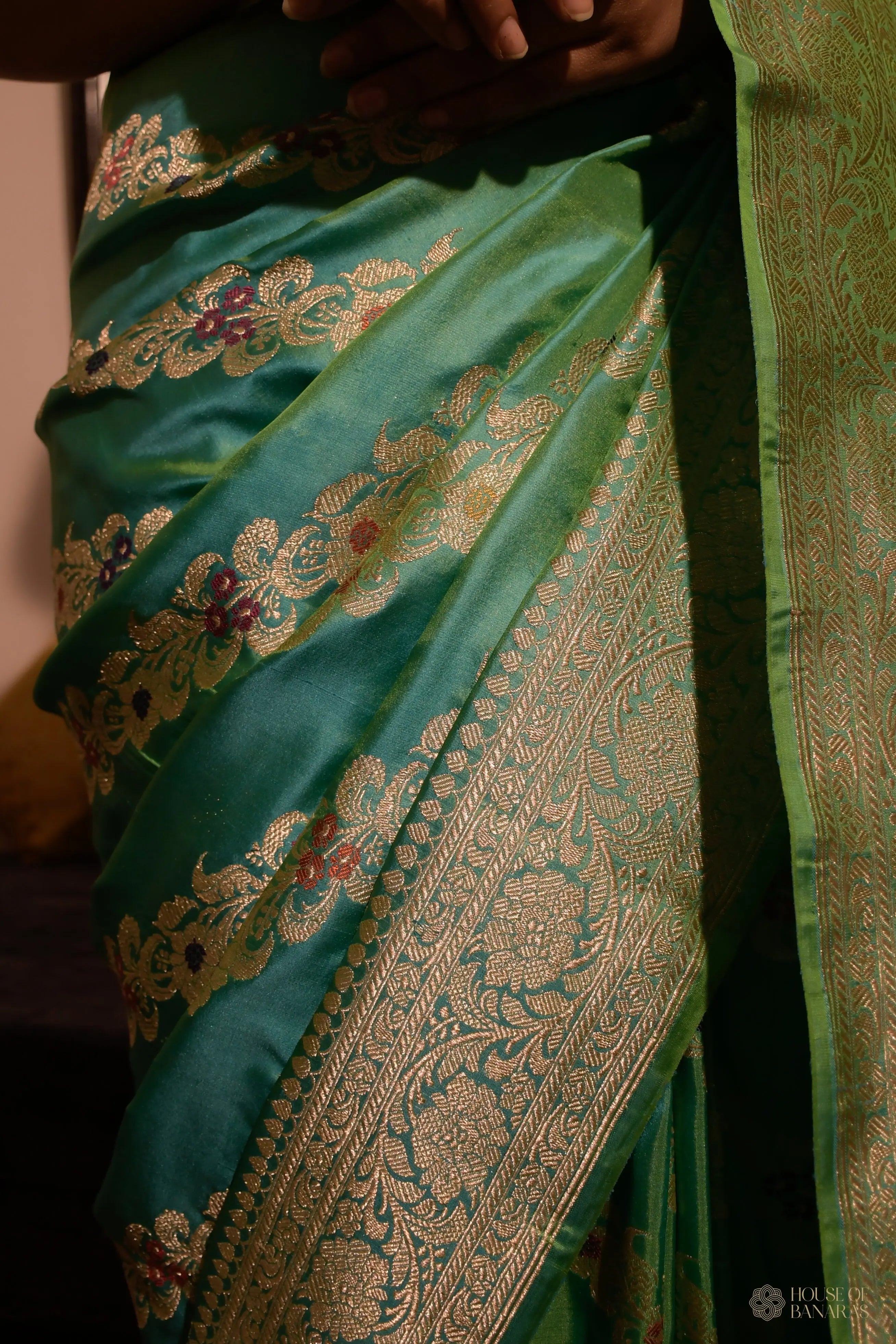 Zamrees - The Emerald Garden Majesty House Of Banaras