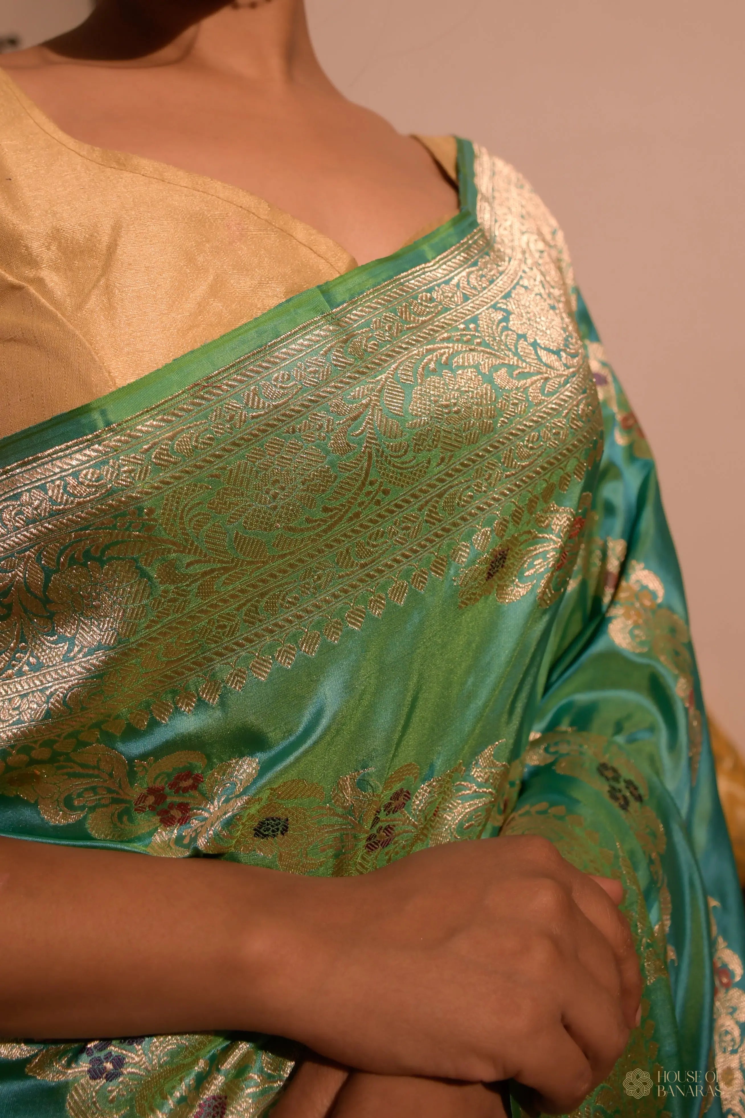 Zamrees - The Emerald Garden Majesty House Of Banaras