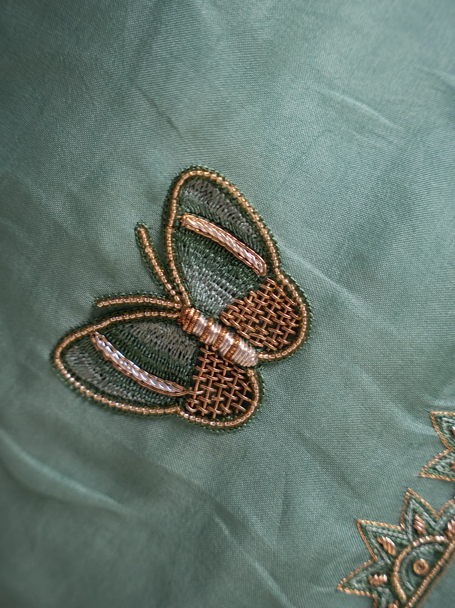 Banarasi-Sarees-to-Dubai-Fast-Safe-Wedding-Shipping-Guide House of Banaras
