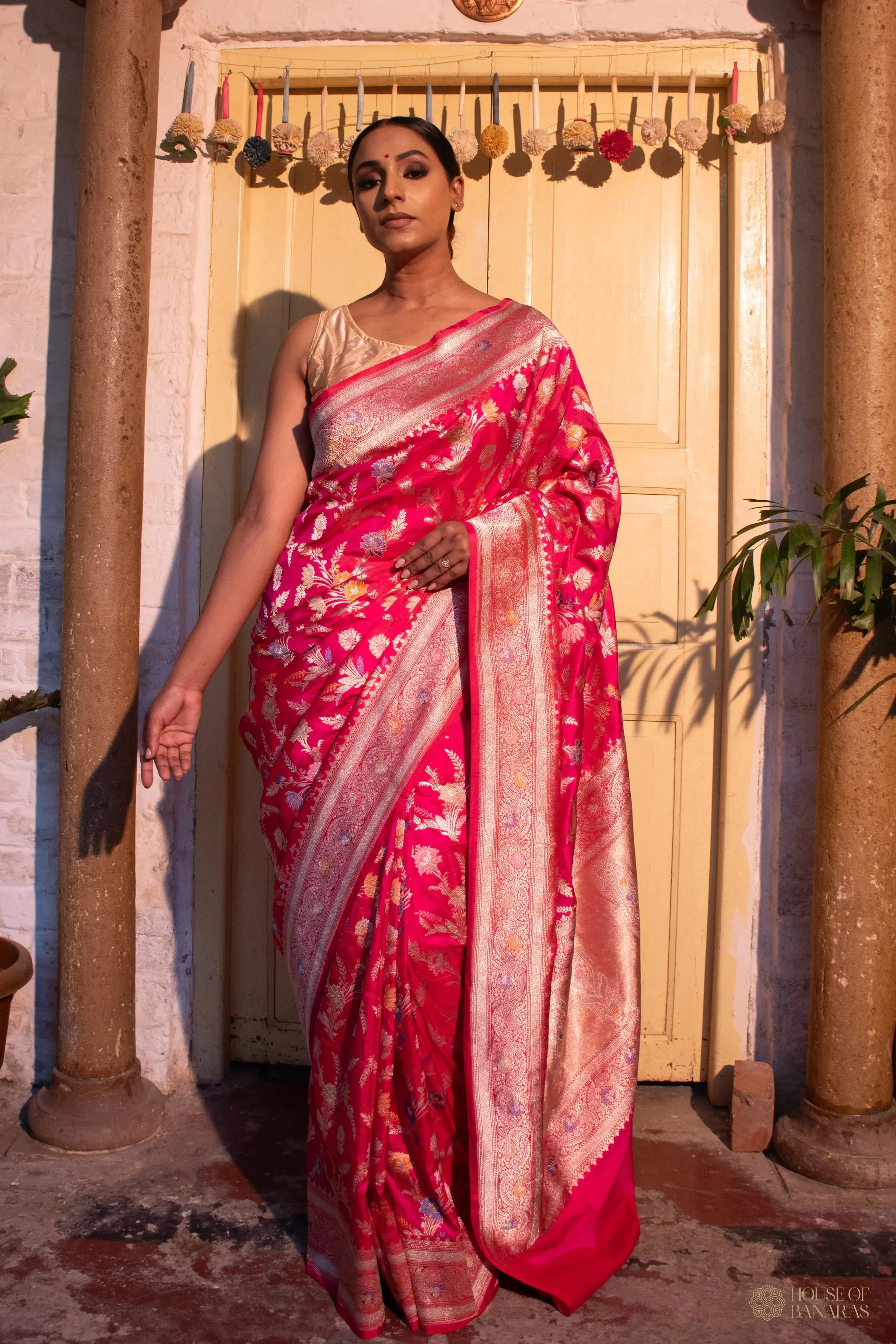 Meenakari-Banarasi-When-Weavers-Paint-with-Silk House of Banaras