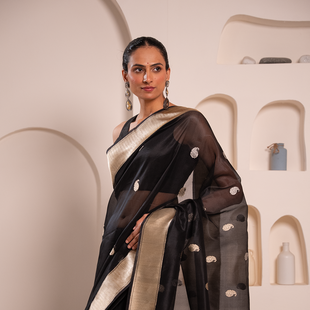 The Dancing Edge: Why Jhallar Borders Make Every Saree Royal