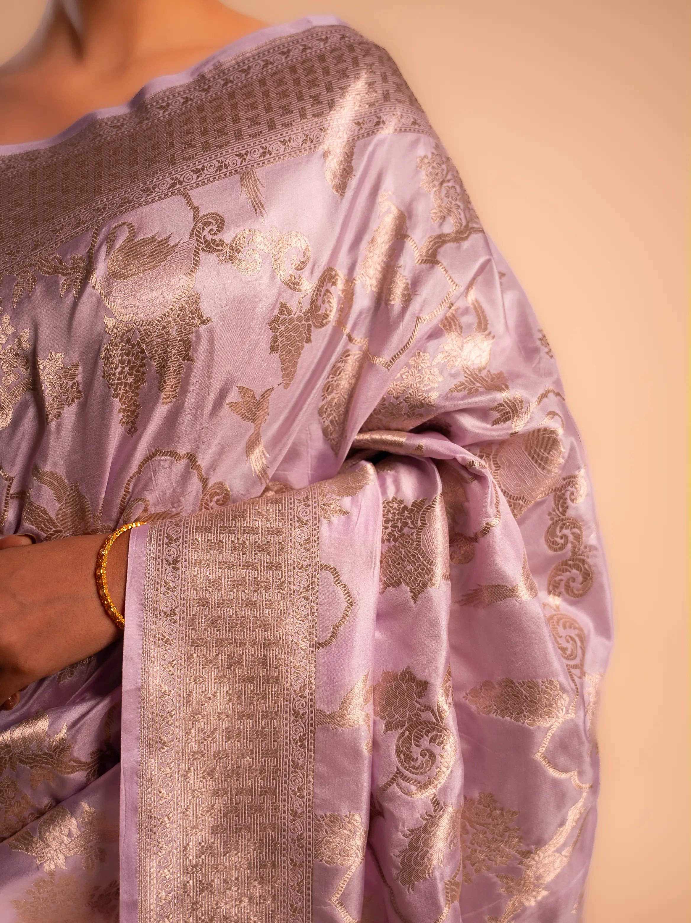 Radiant Amara – The Luminous Elegance House Of Banaras