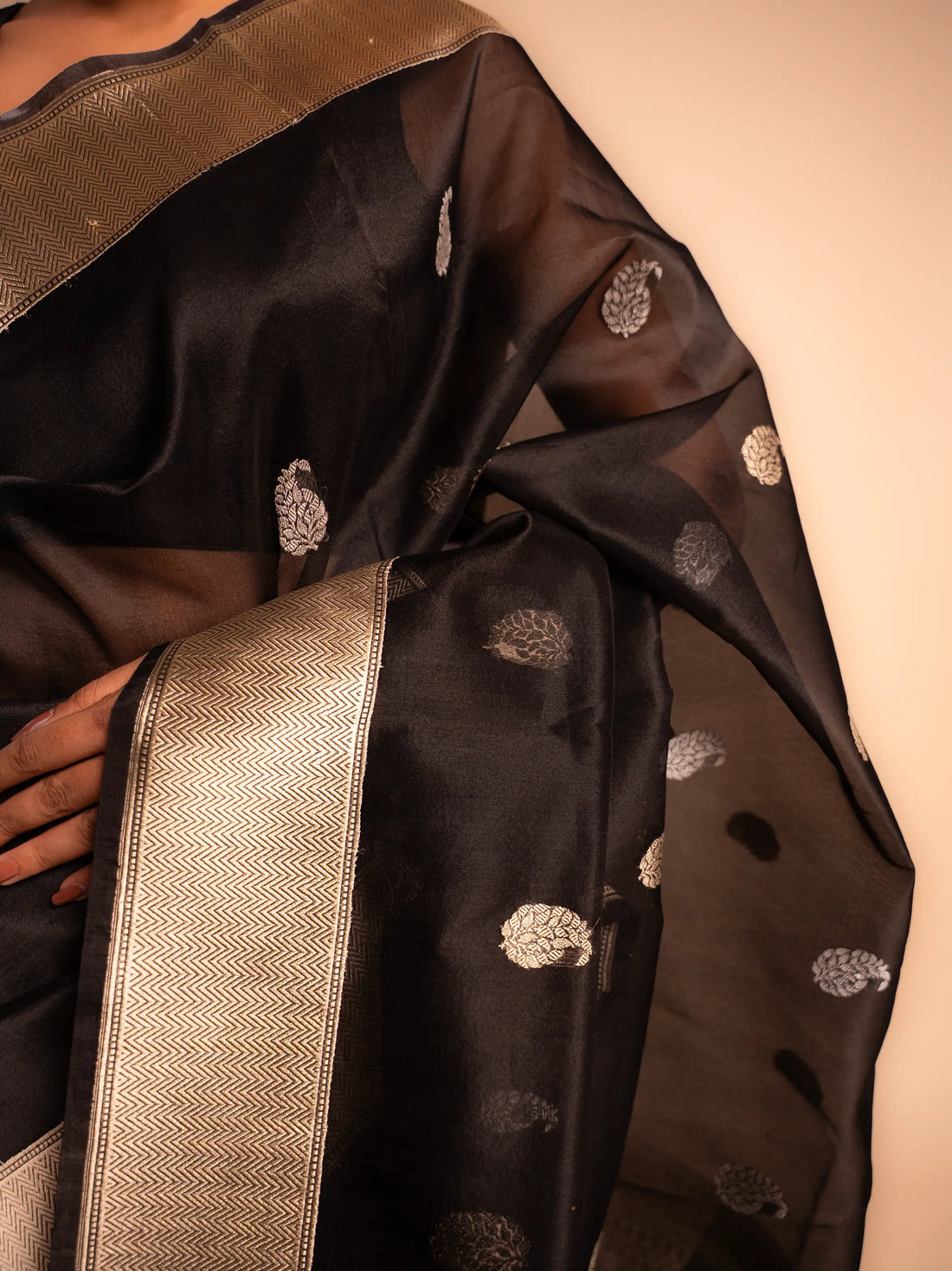 Amara Kiran – The Radiant Glow House Of Banaras