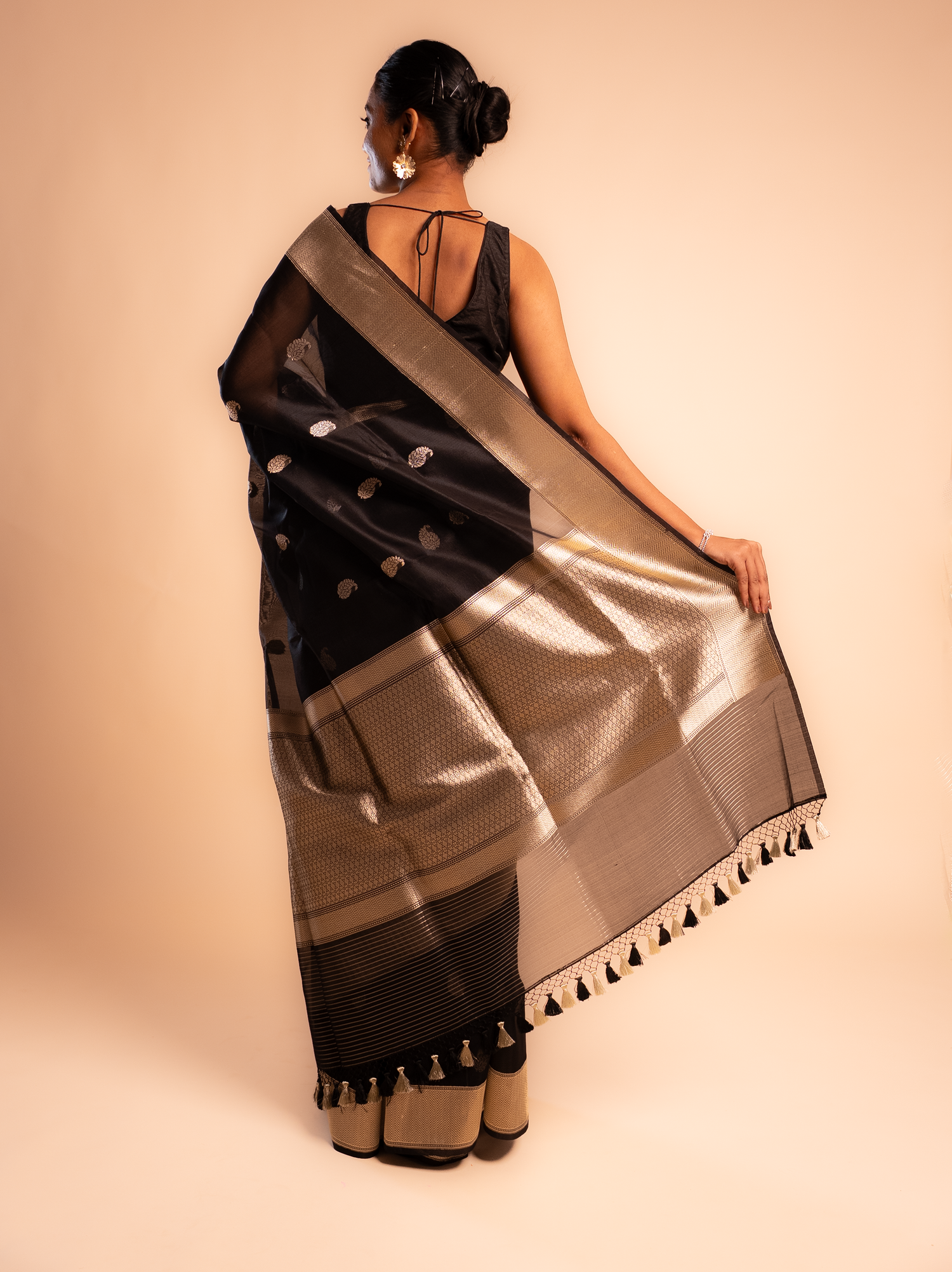 Amara Kiran – The Radiant Glow