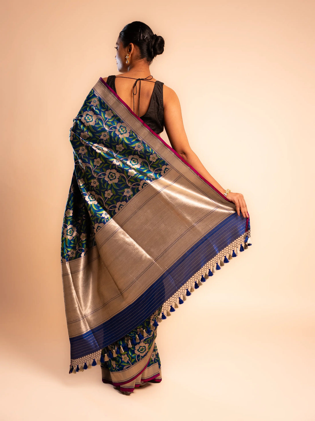 Aakanksha – The Radiant Allure House Of Banaras