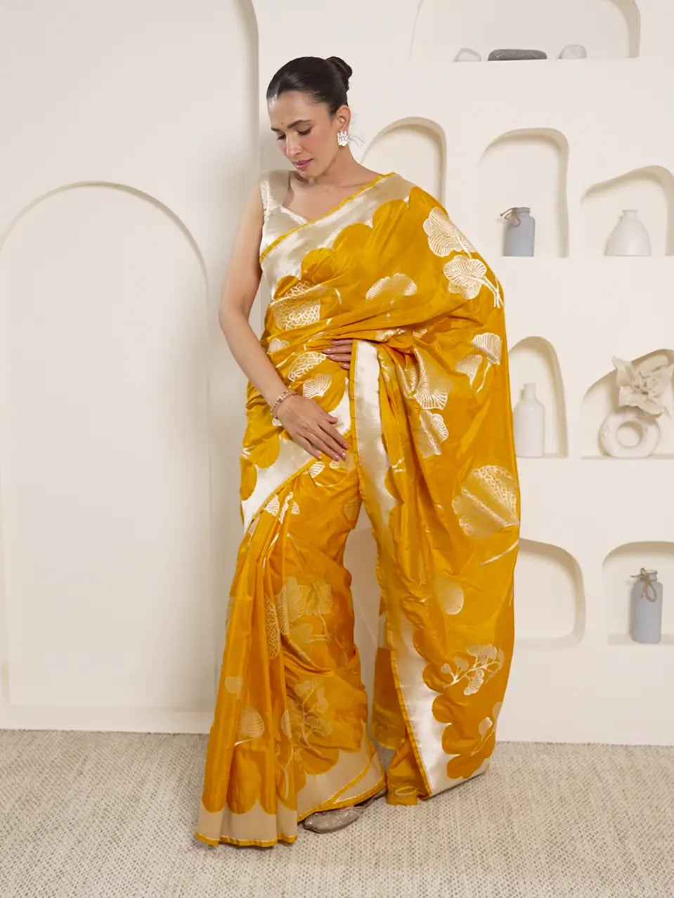 Maati - The Golden Earth House Of Banaras