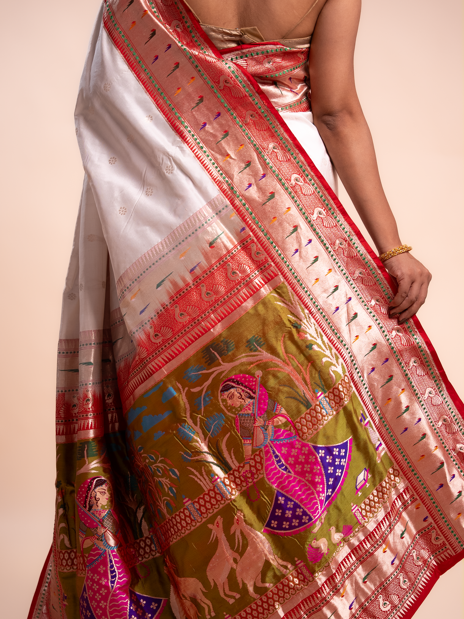 Shwet White Kadhua Katan Banarasi Handloom Saree