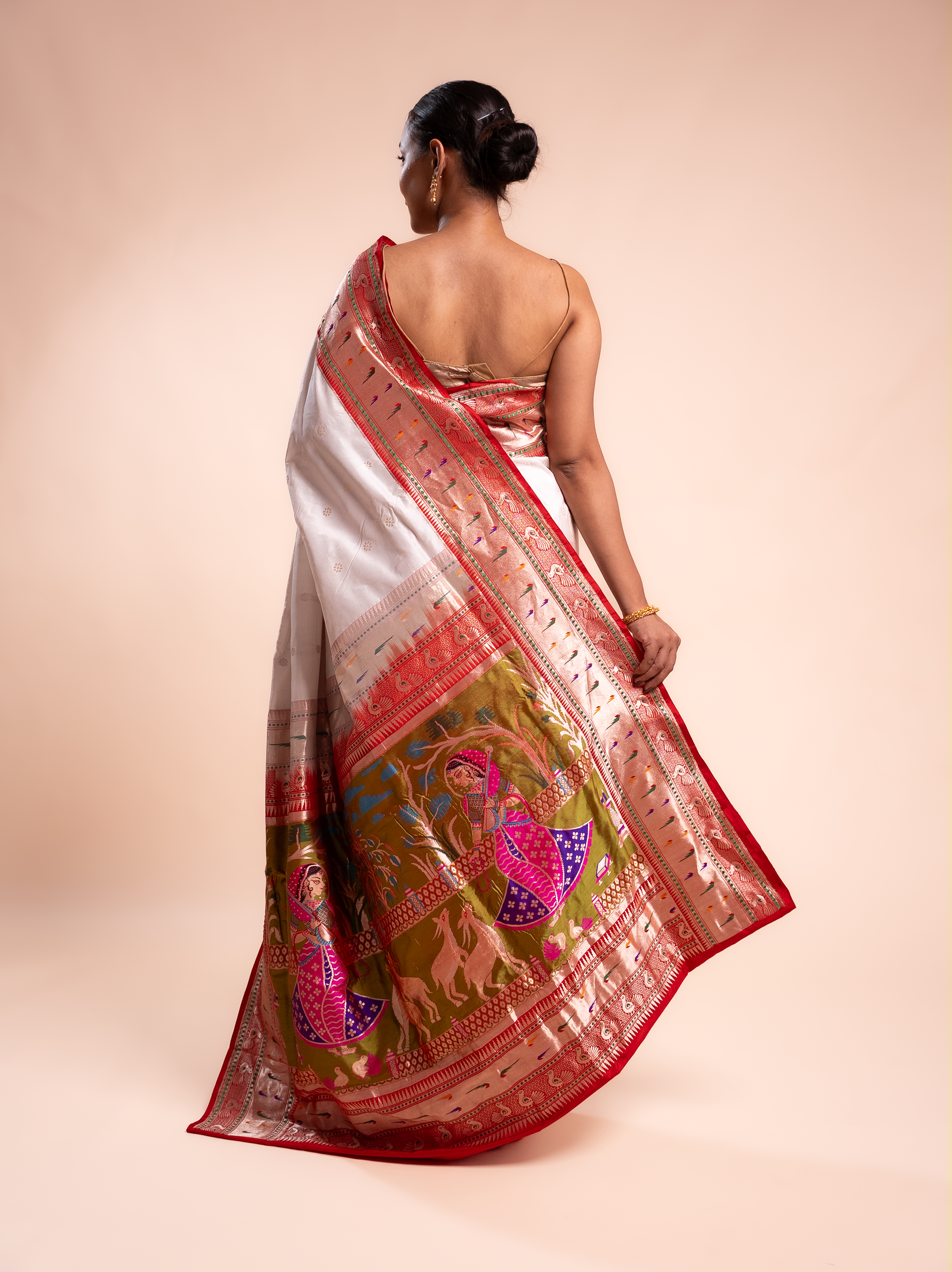 Shwet White Kadhua Katan Banarasi Handloom Saree