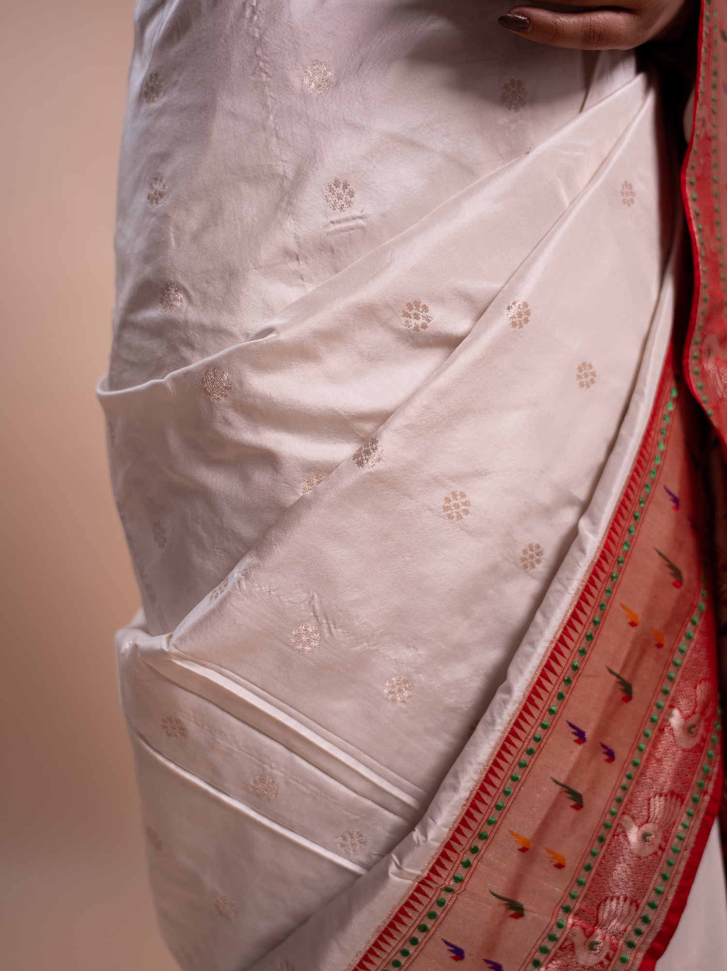 Shwet White Kadhua Katan Banarasi Handloom Saree