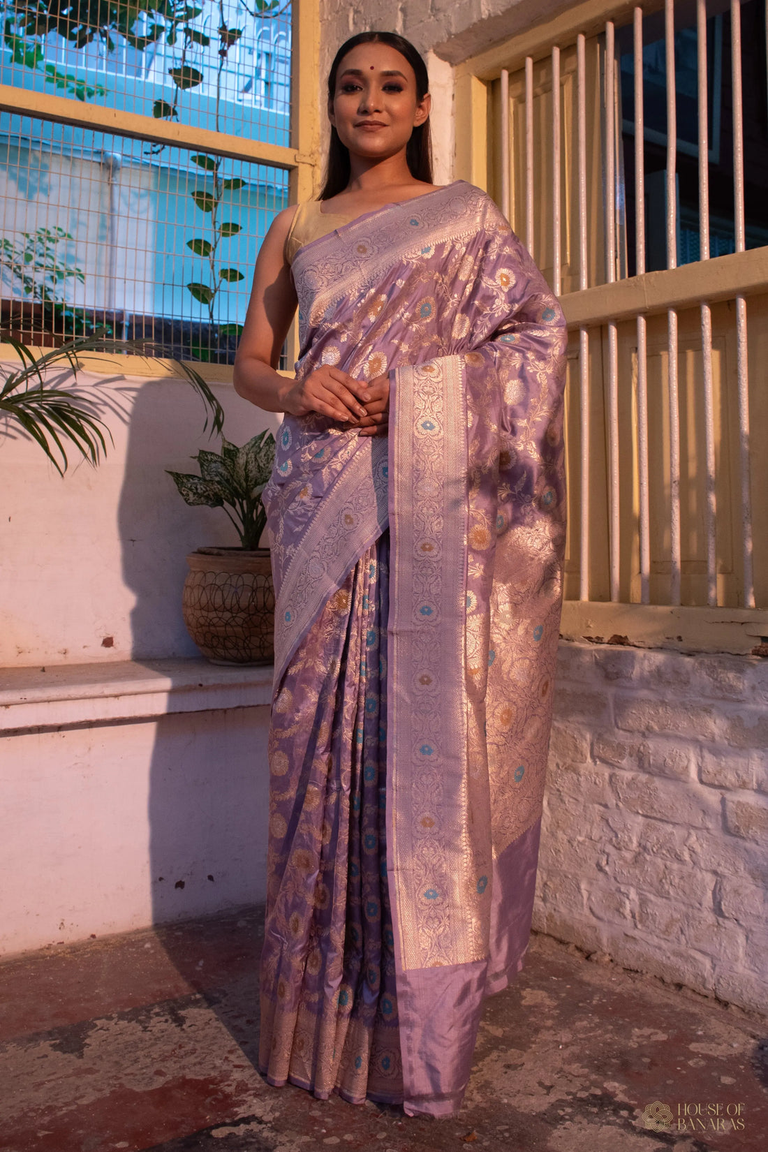 Advika - The Mauve Marvel House Of Banaras