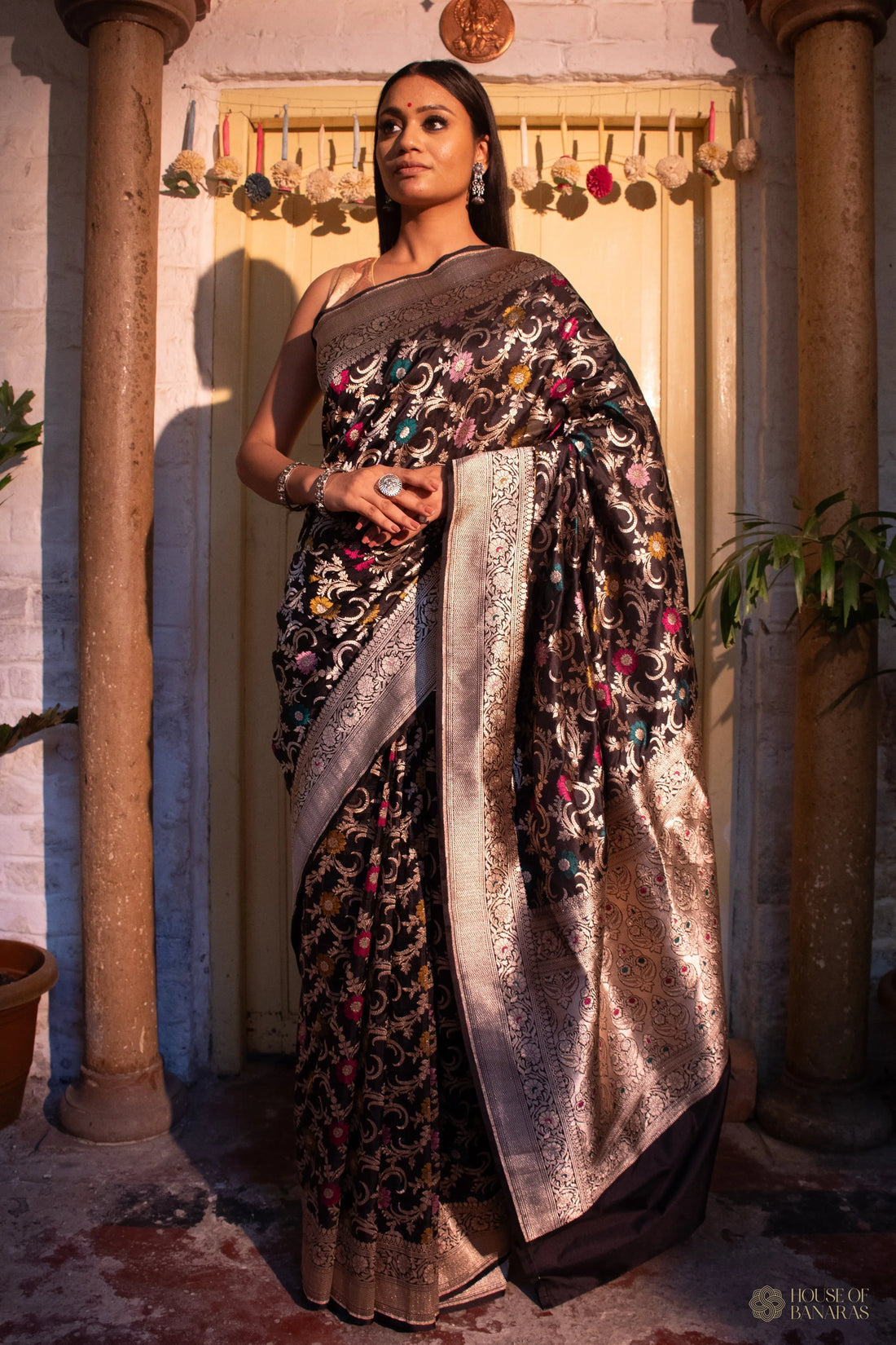 Parisa - The Black Elegance House Of Banaras