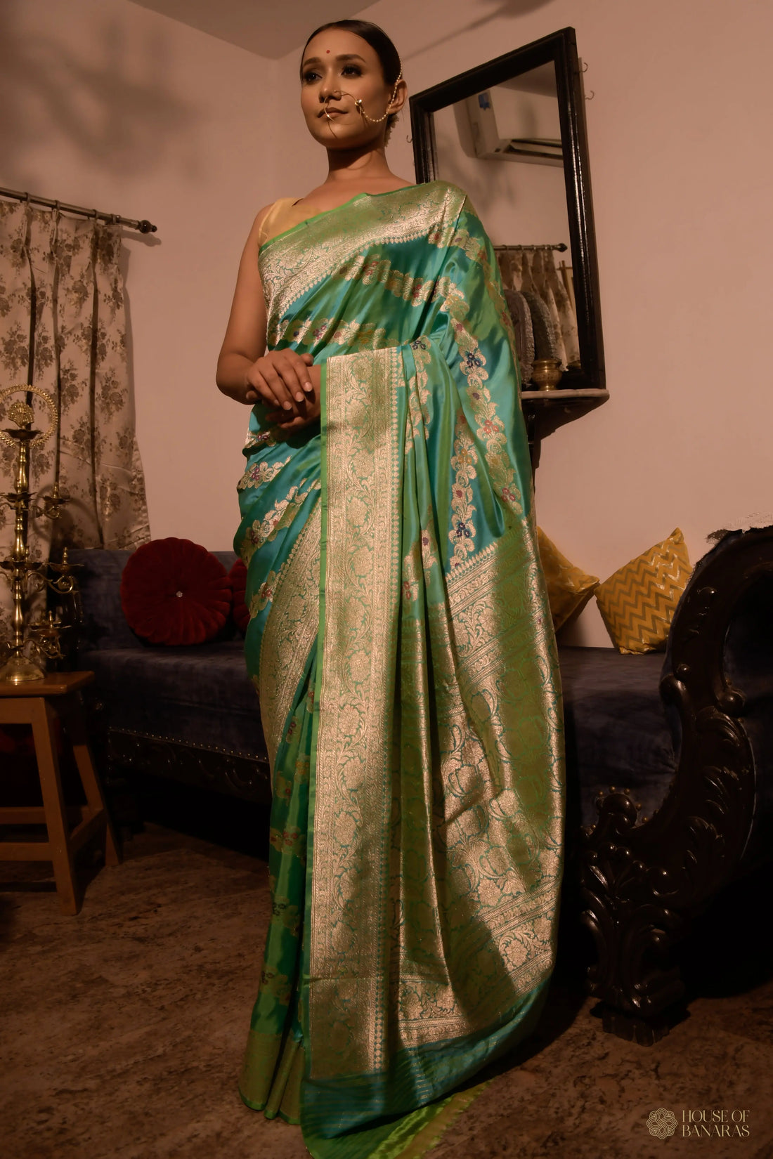 Zamrees - The Emerald Garden Majesty House Of Banaras